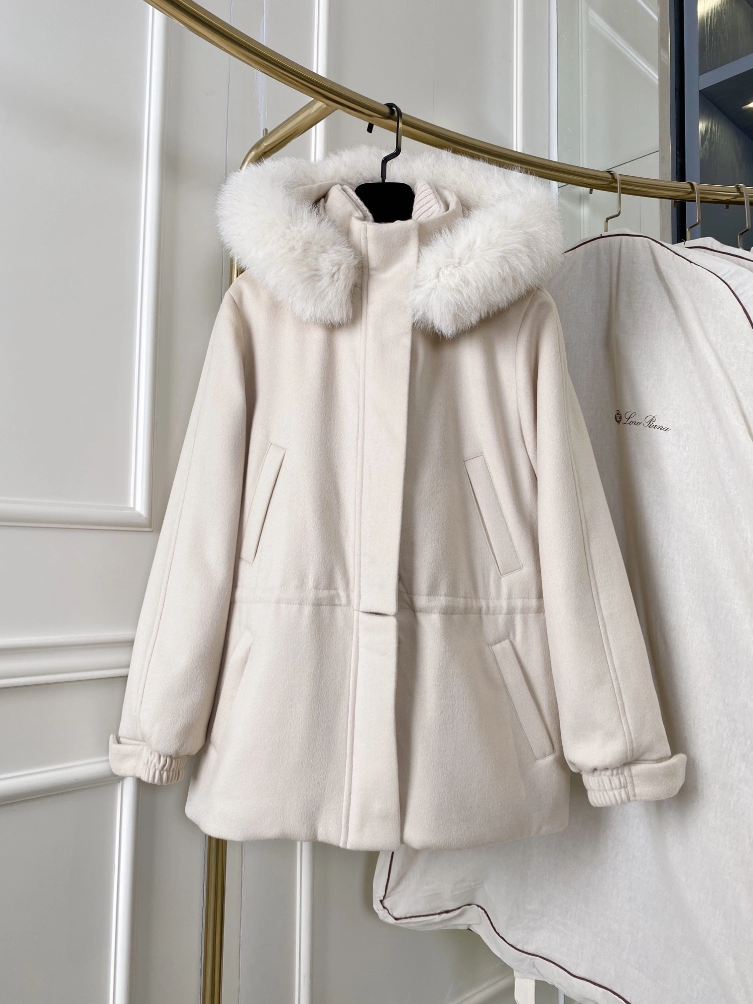 Victoria- 8oro Pi191 Icery Short cashmere 4colour item:E-F020J2305-4H