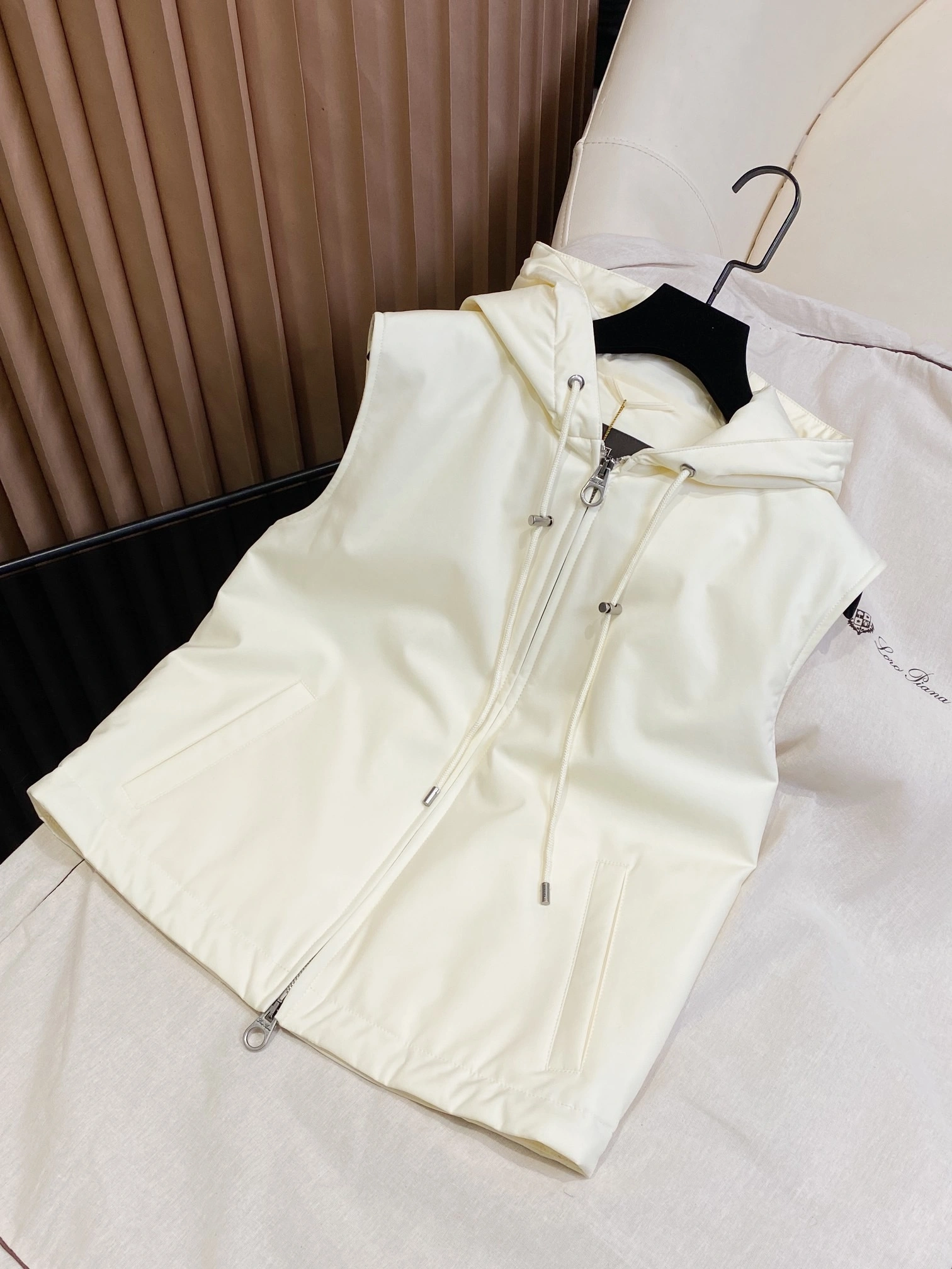 Victoria- 8oro Pi191 cashmere 2colour item:E-F020J2308-2H