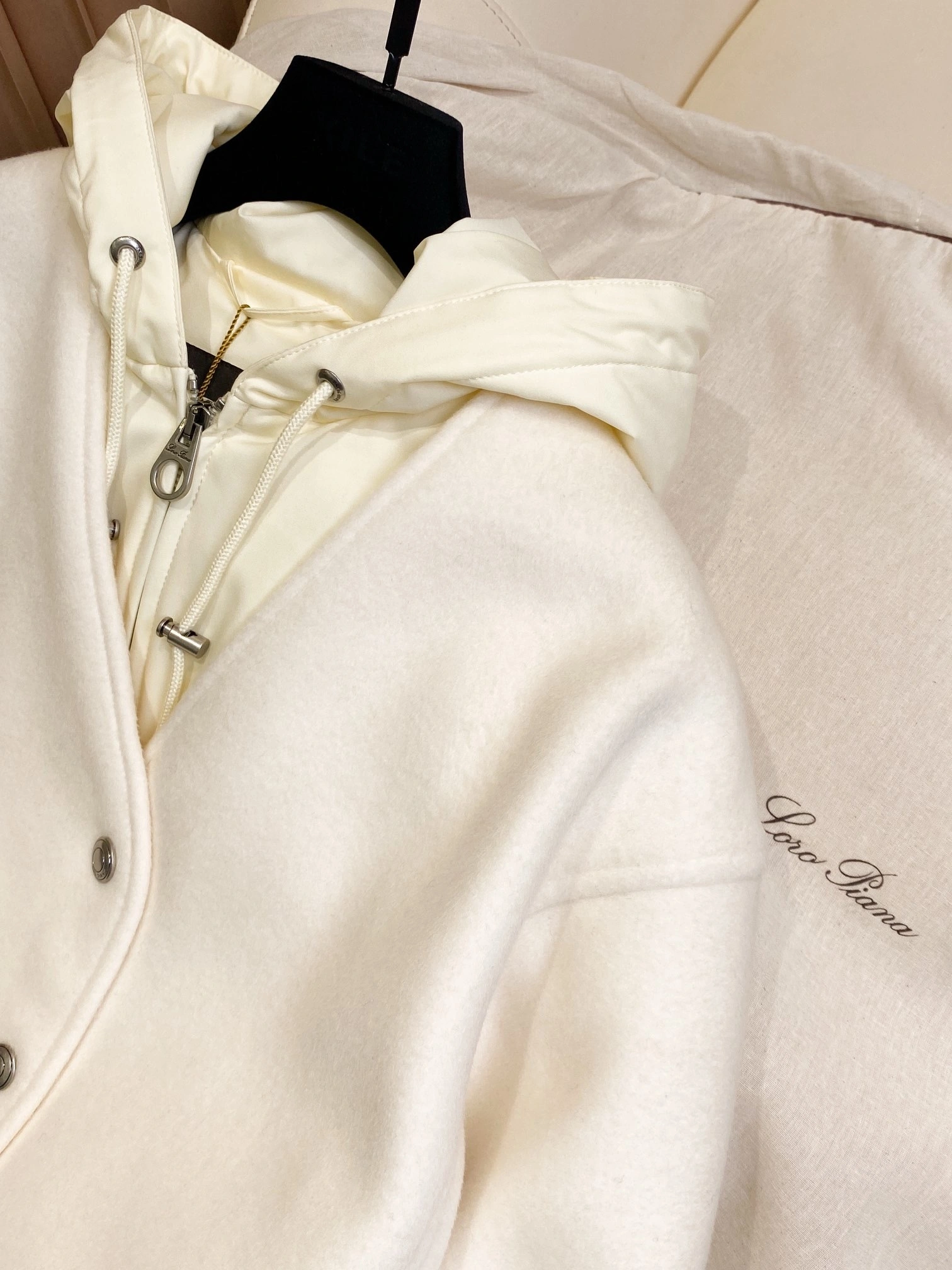 Victoria- 8oro Pi191 cashmere 2colour item:E-F020J2308-2H