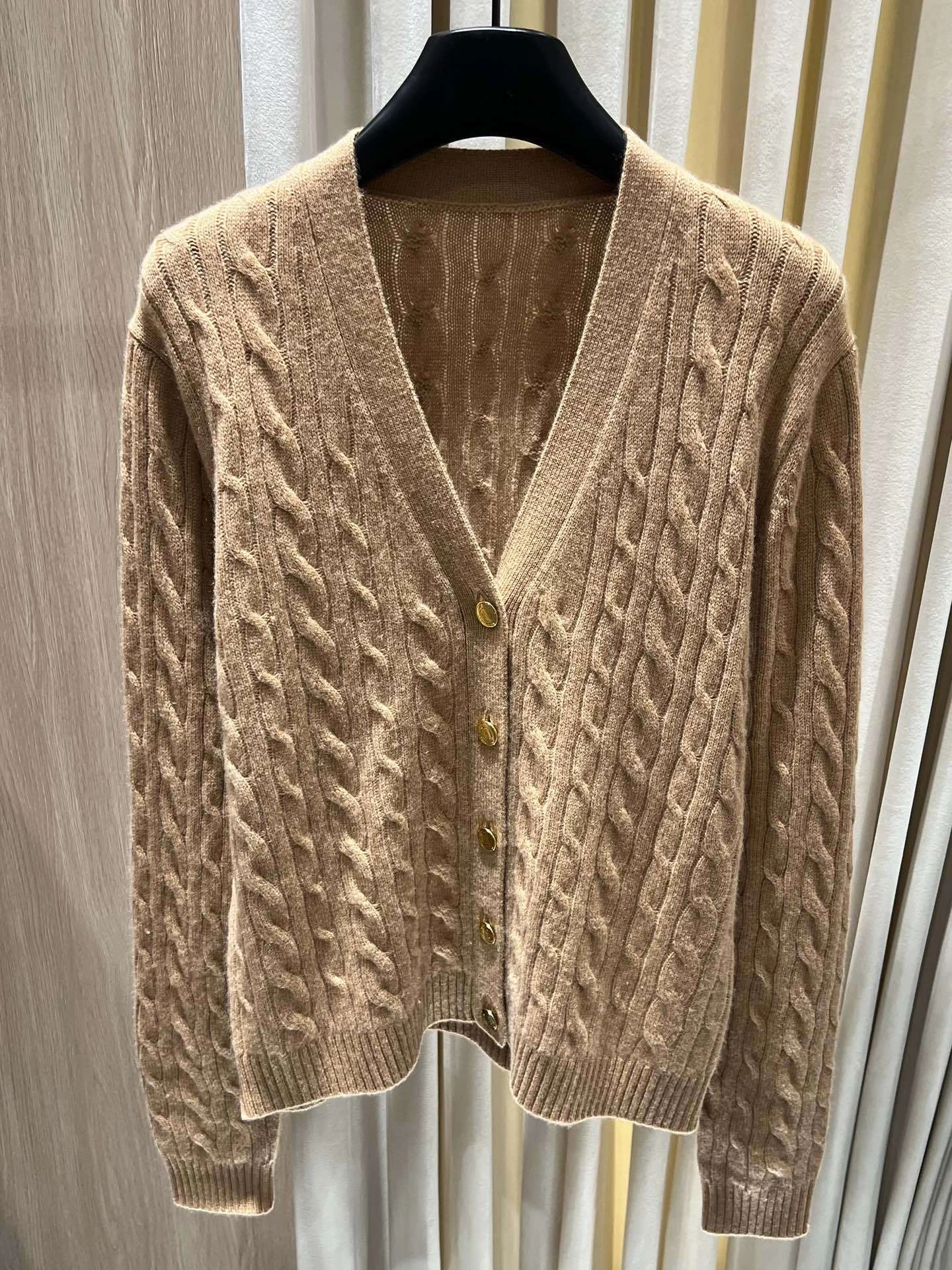Victoria- 8oro Pi191 cashmere 2colour item:E-F140I2743-2H
