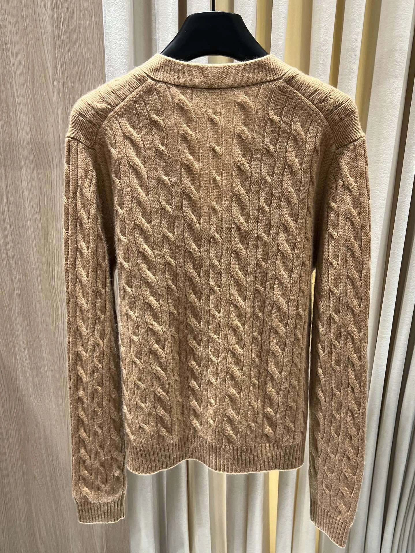 Victoria- 8oro Pi191 cashmere 2colour item:E-F140I2743-2H