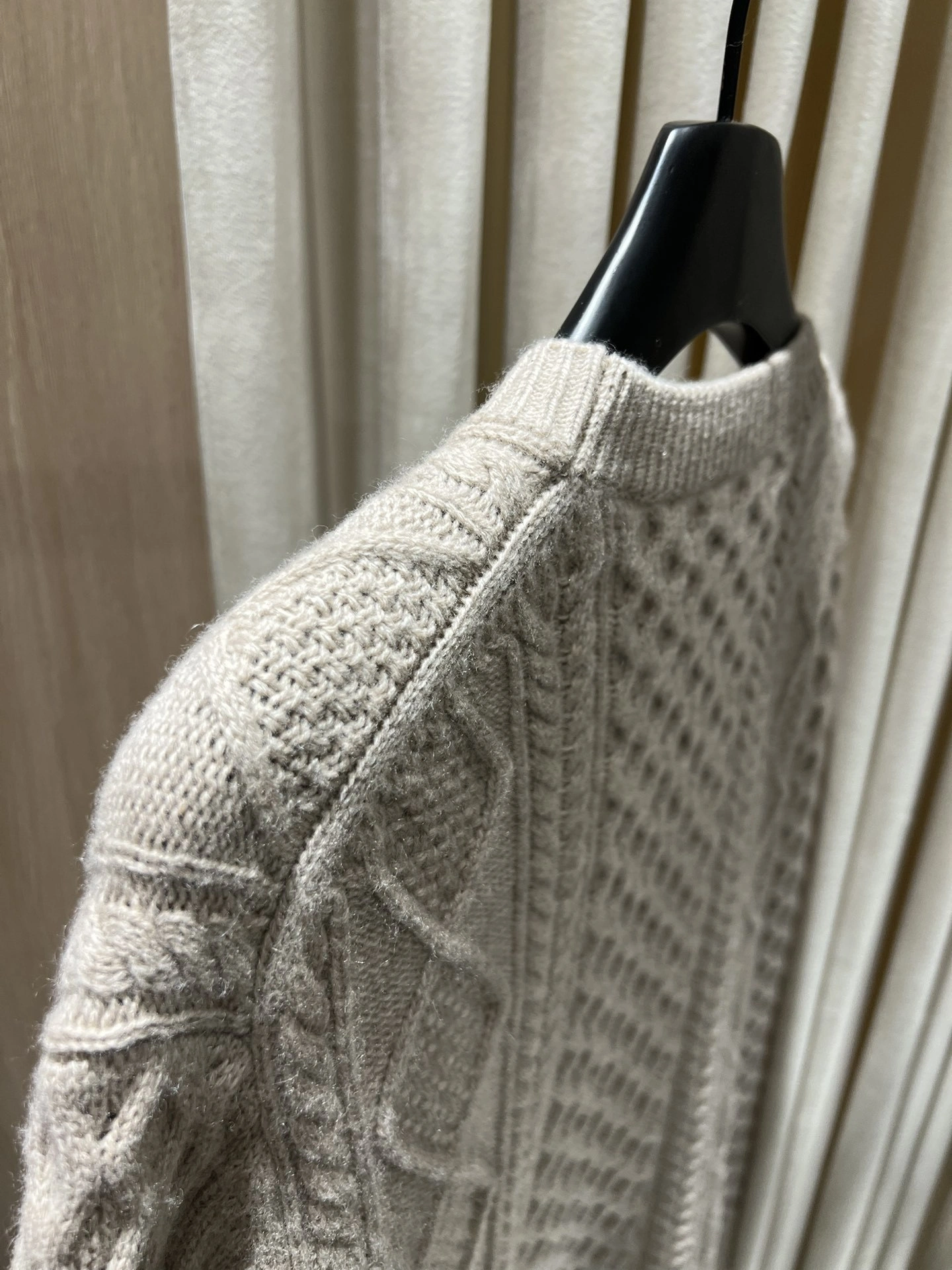 Victoria- 8oro Pi191 cashmere item:E-F140K1640H