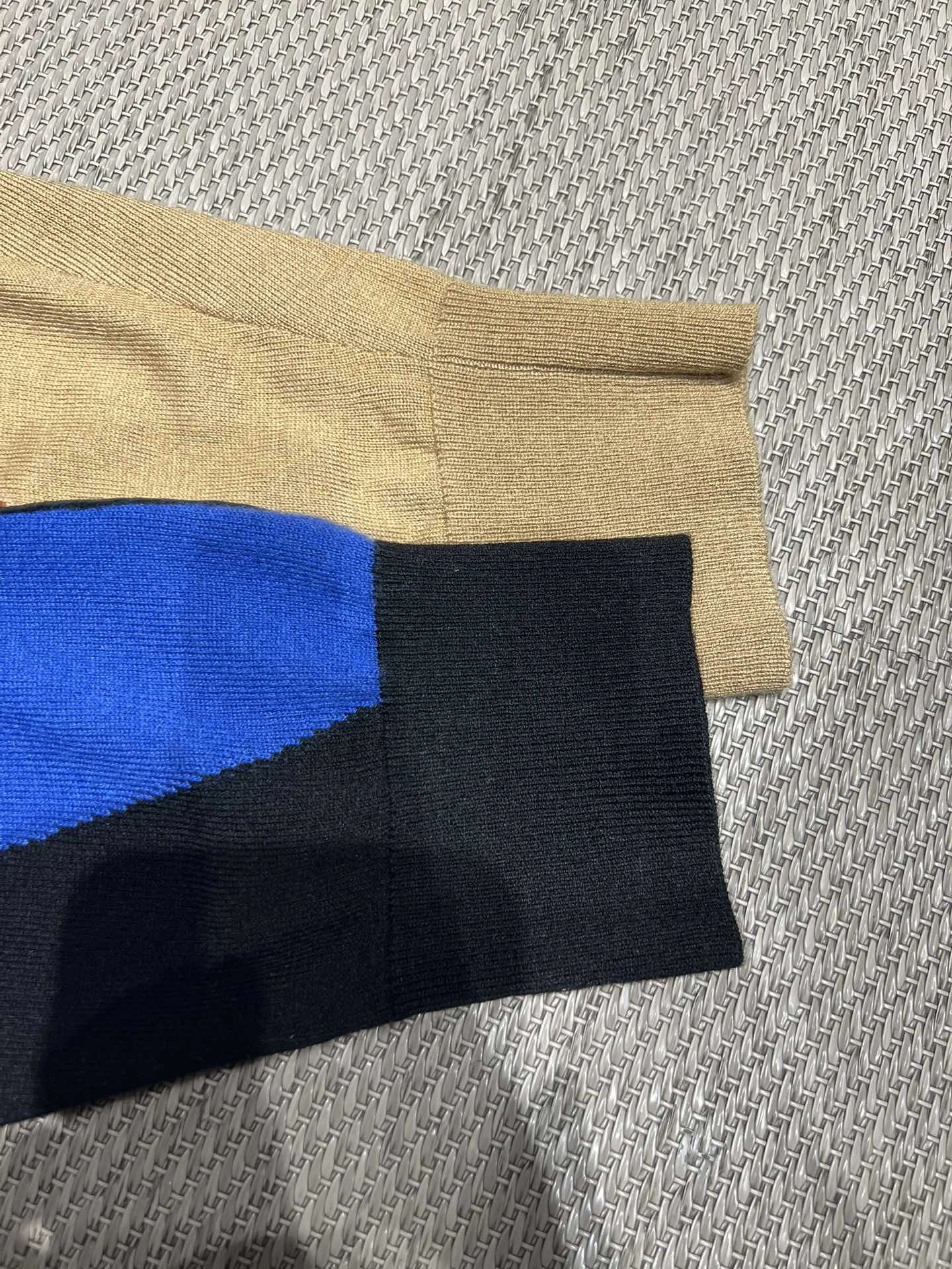 Victoria- H5r75s Extrafine Merino Wool Real silk 2Colour item:E-F140K1631-2H