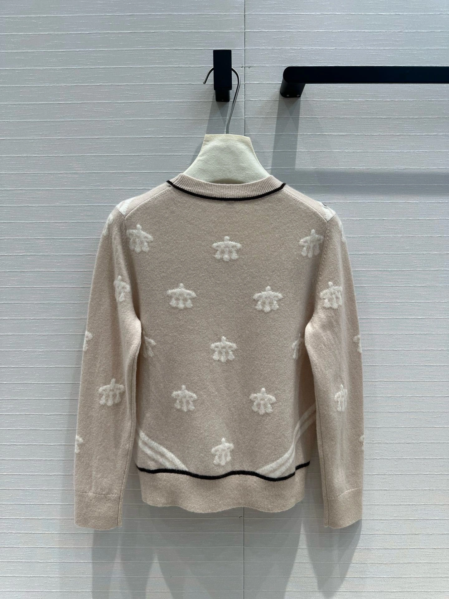 Victoria- H5r75s mbroidery 4colour item:D-F240H2637-4