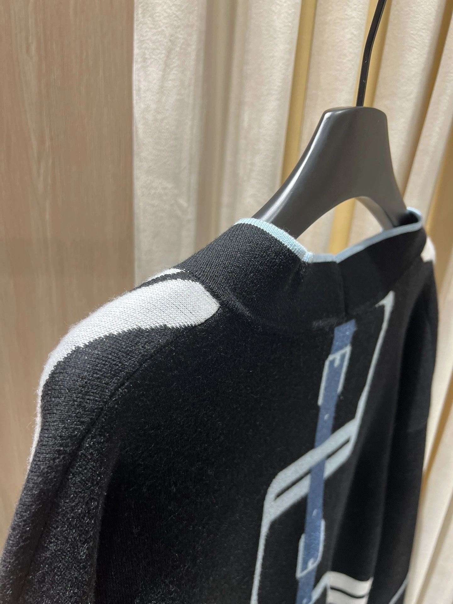 Victoria- H5r75s wool oversized item:E-F140K1635H