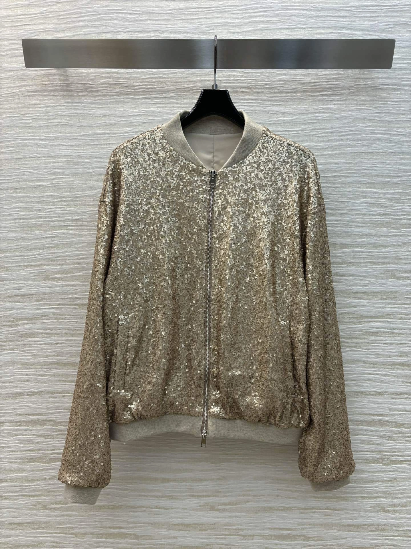 Victoria--Other brands item:D-F061I0710
