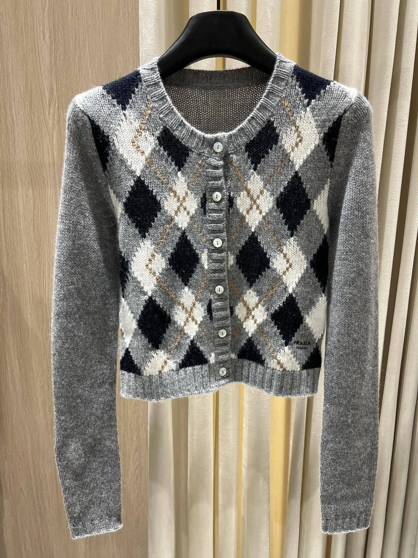 Victoria- Pr141 cashmere item:E-F140I2714H