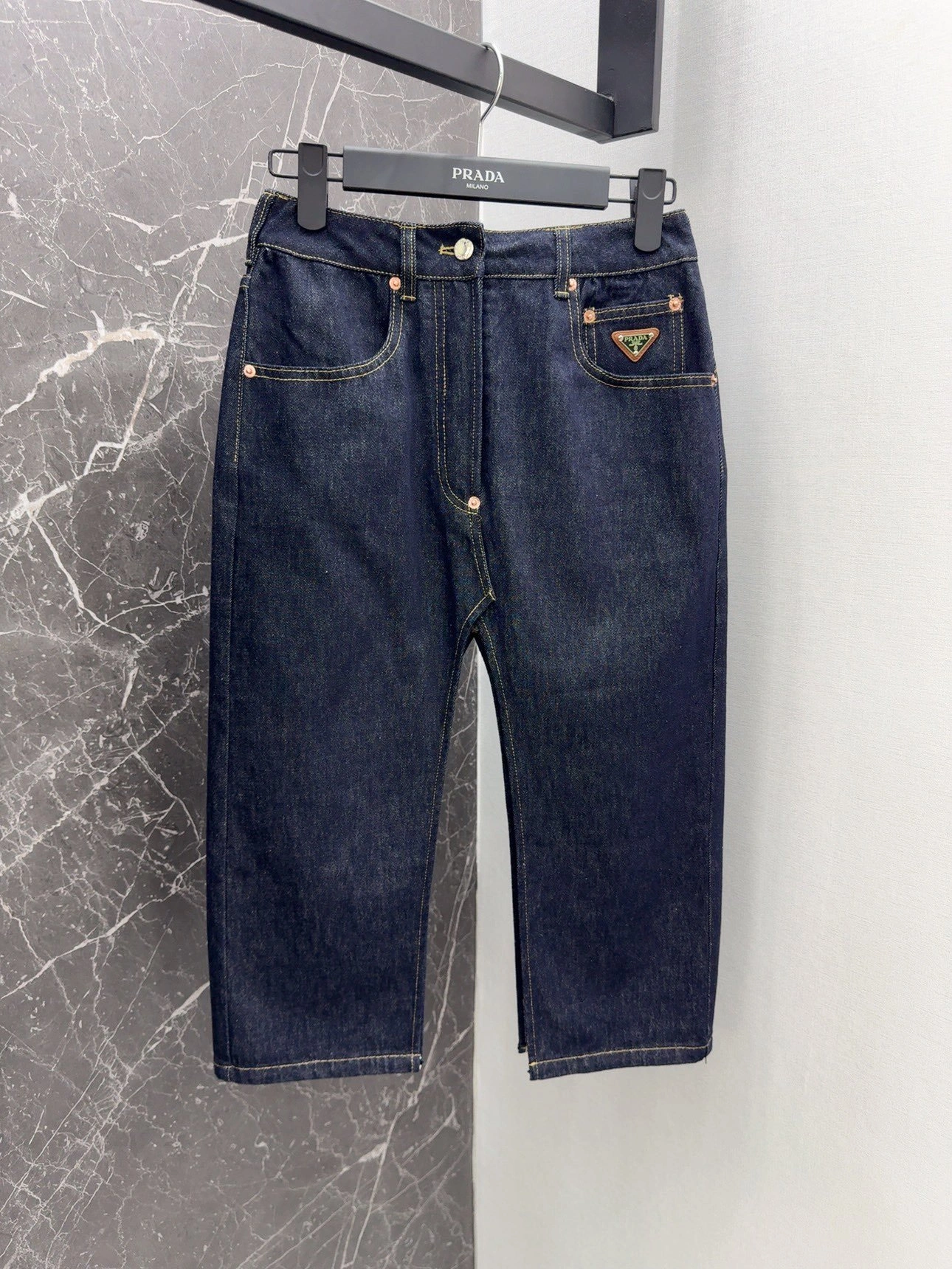 Victoria- Pr141 item:D-F240G1011