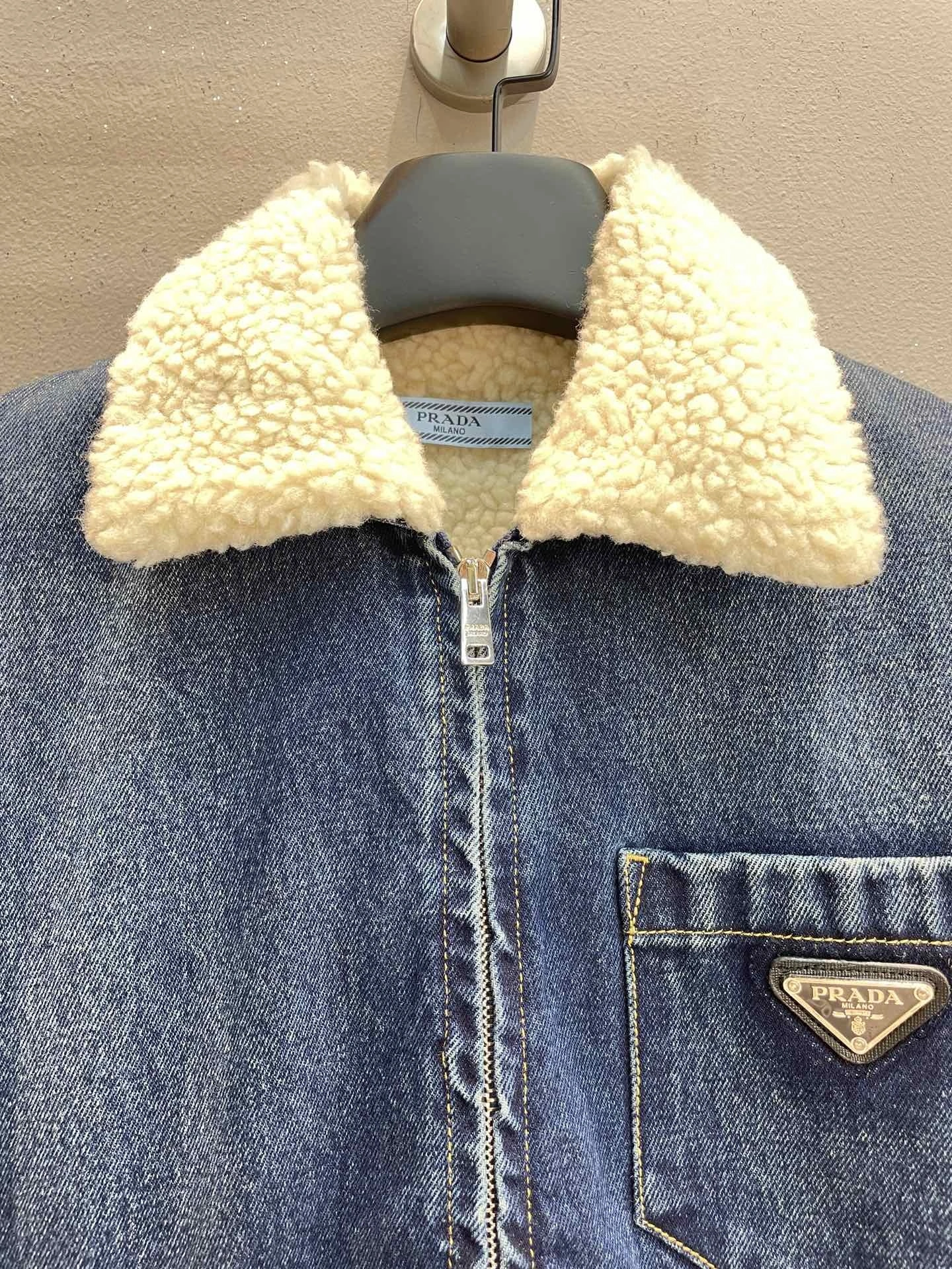 Victoria- Pr141 item:D-F245J3007