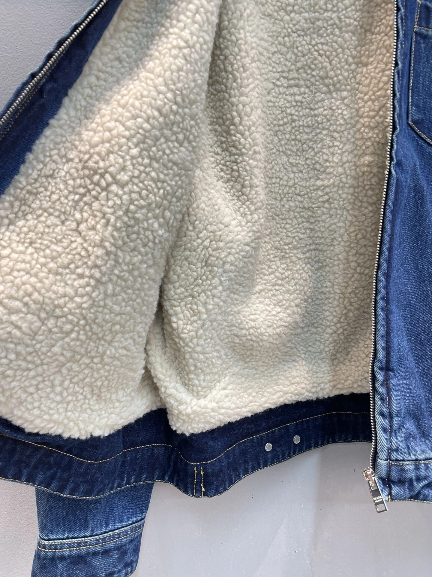 Victoria- Pr141 item:D-F245J3007