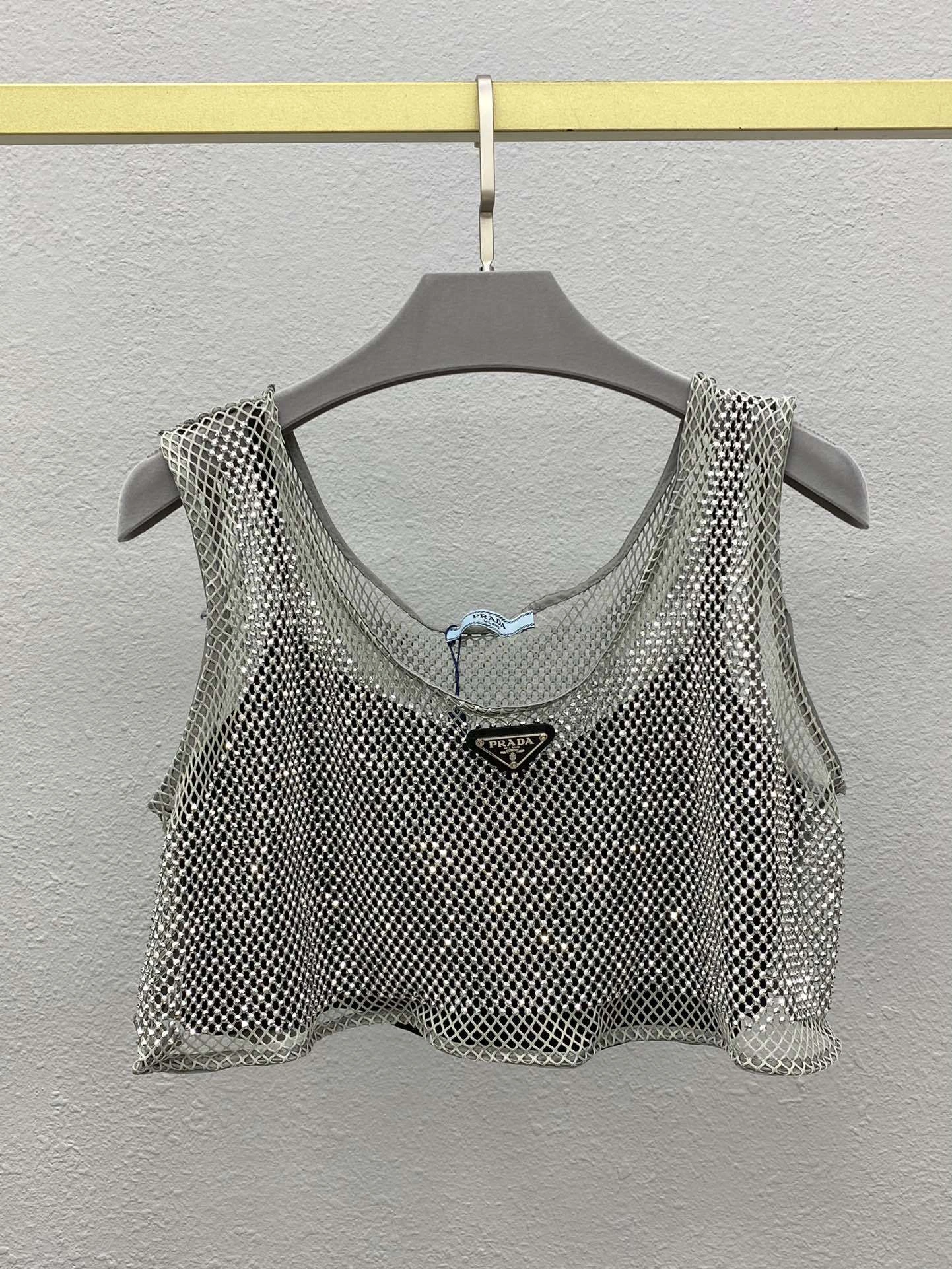 Victoria- Pr141 item:E-F000B1070T