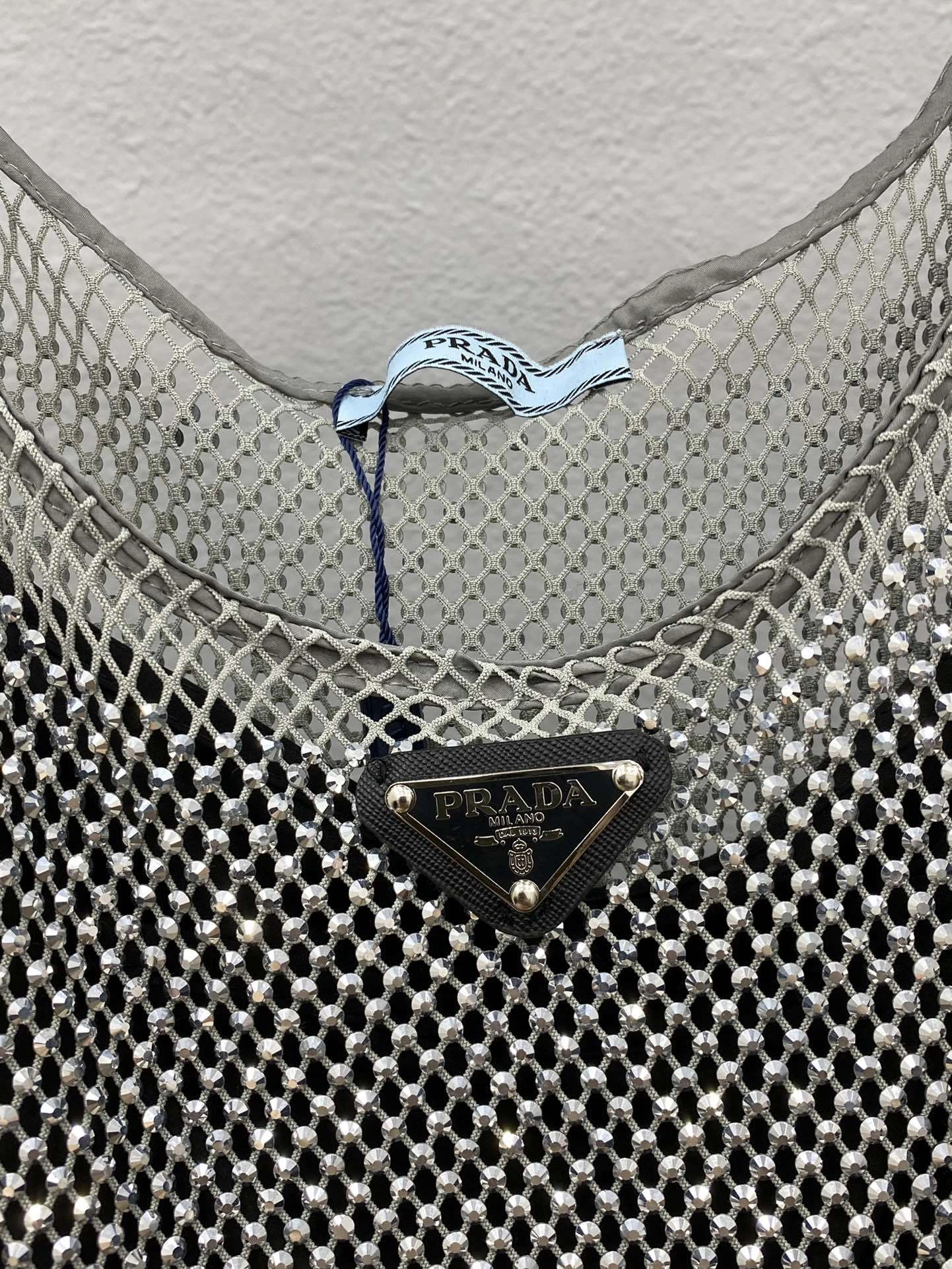 Victoria- Pr141 item:E-F000B1070T