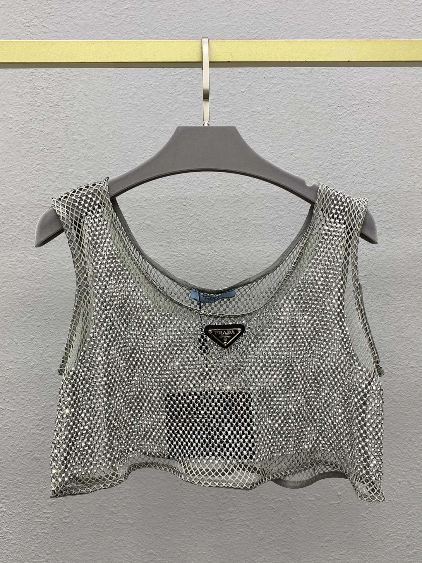 Victoria- Pr141 item:E-F000B1070T