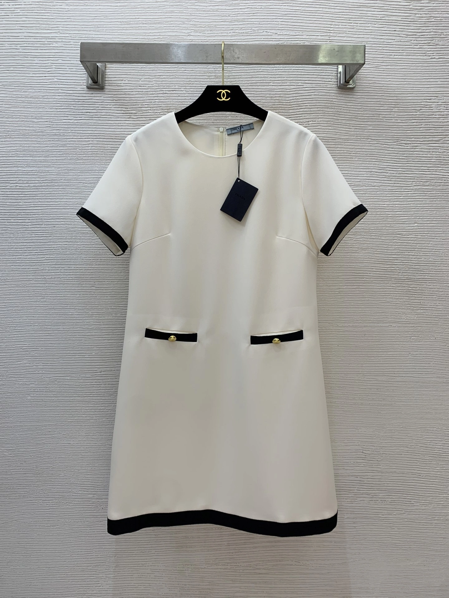 Victoria- Pr141 item:E-F044F0324-2