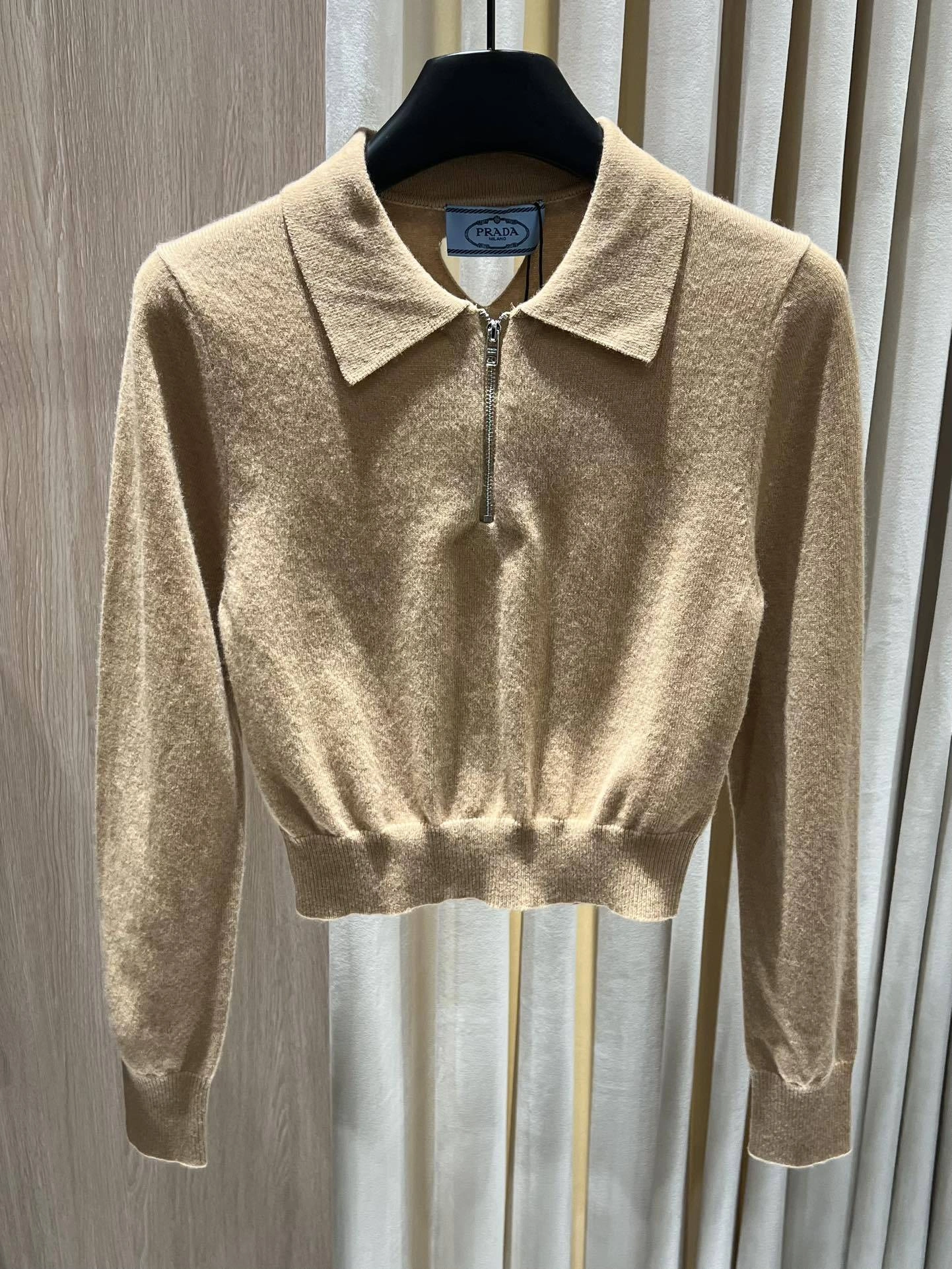Victoria- Pr141 wool item:E-F140I2715H
