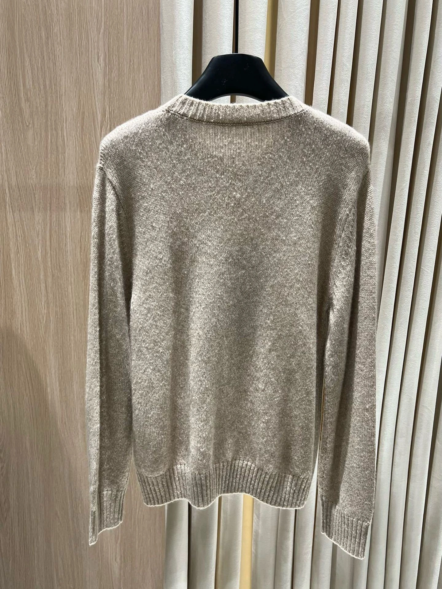 Victoria- R18ph embroidery cashmere 2colour item:E-F140I2725-2H
