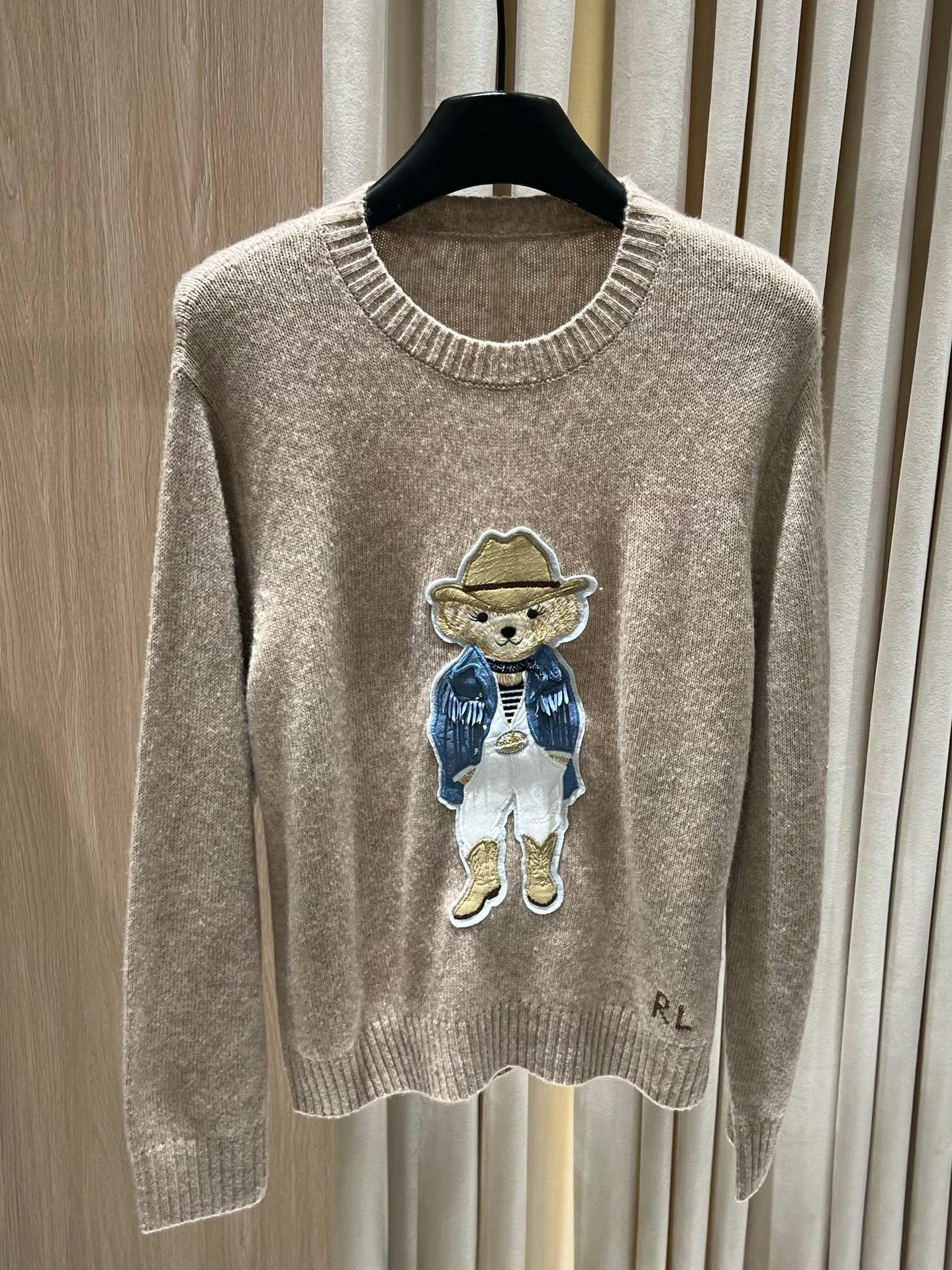 Victoria- R18ph embroidery cashmere wool 2colour item:E-F140I2727-2H
