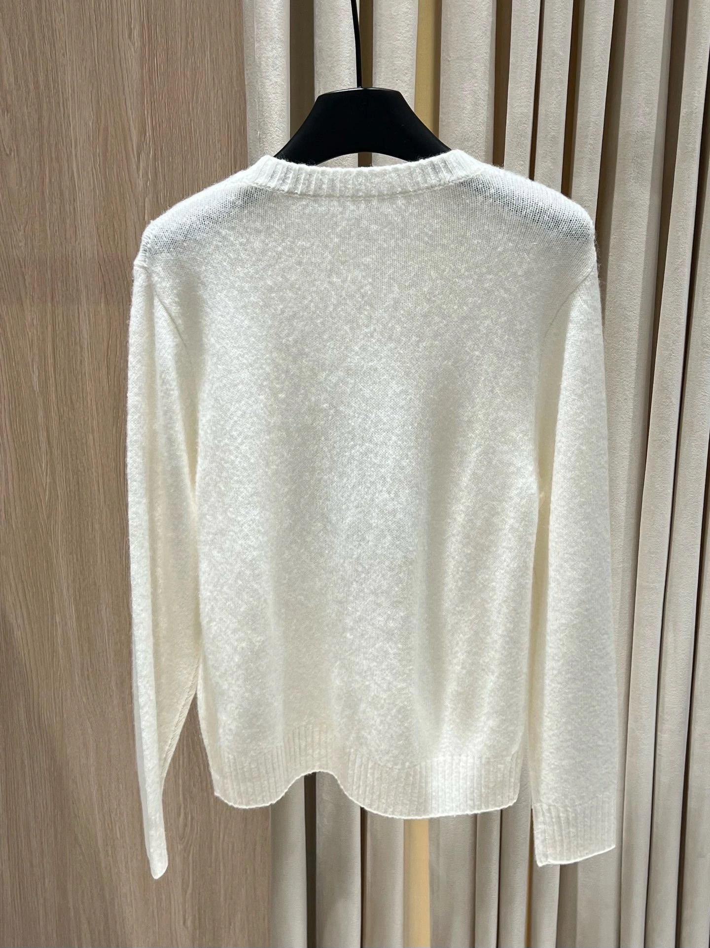 Victoria- R18ph embroidery cashmere wool 2colour item:E-F140I2727-2H