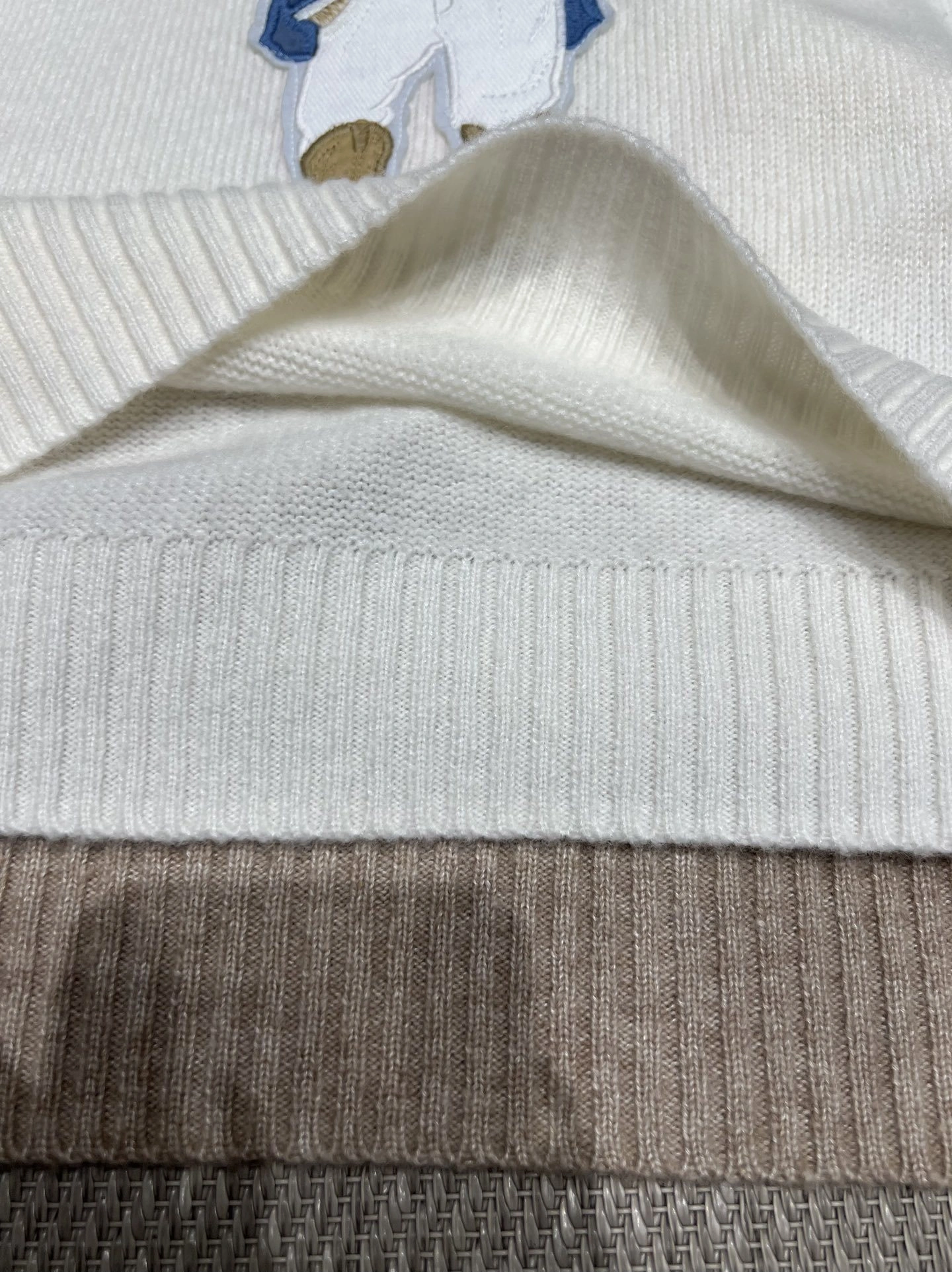 Victoria- R18ph embroidery cashmere wool 2colour item:E-F140I2727-2H