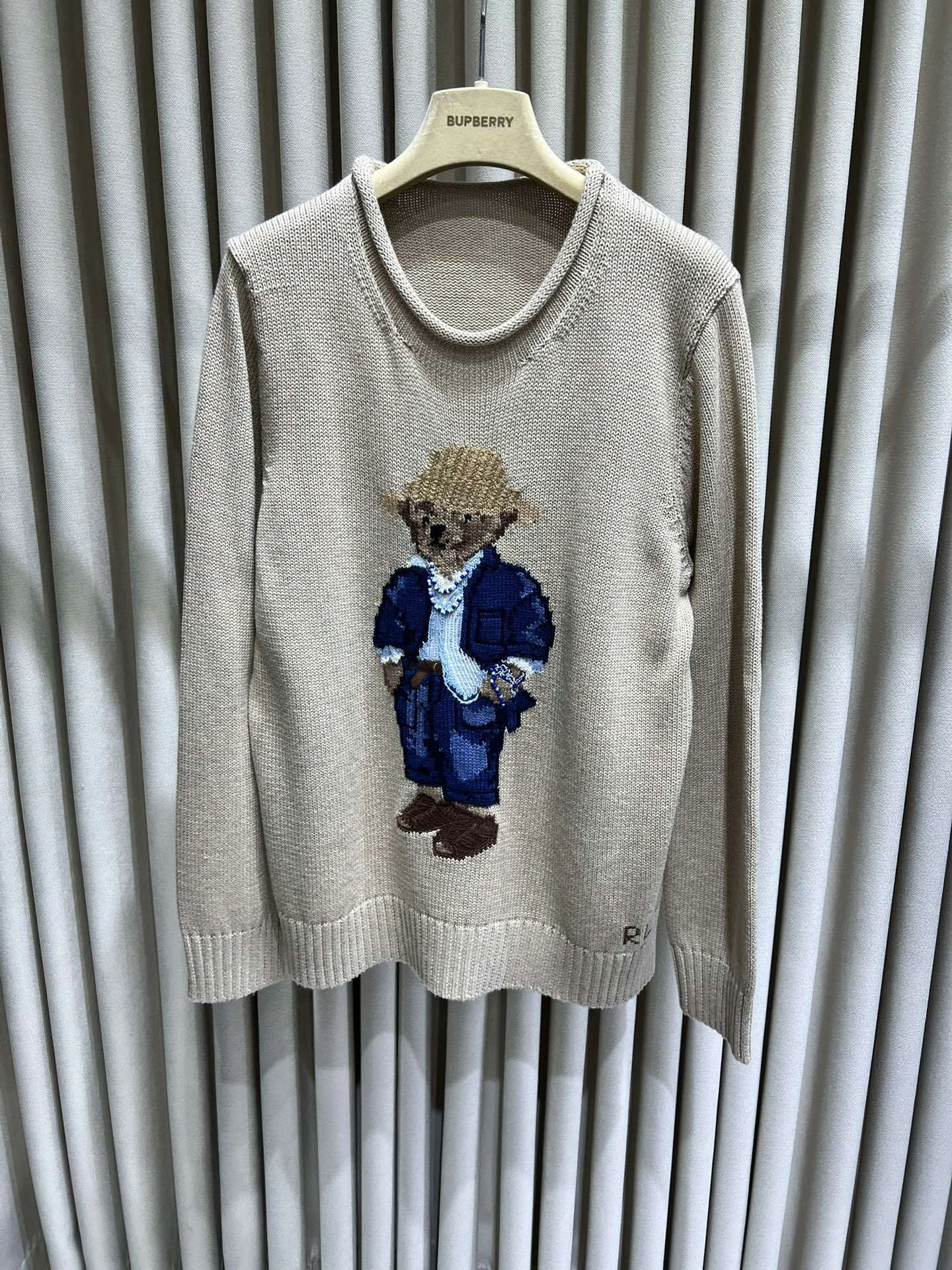 Victoria- R18ph embroidery item:E-F140I2724H