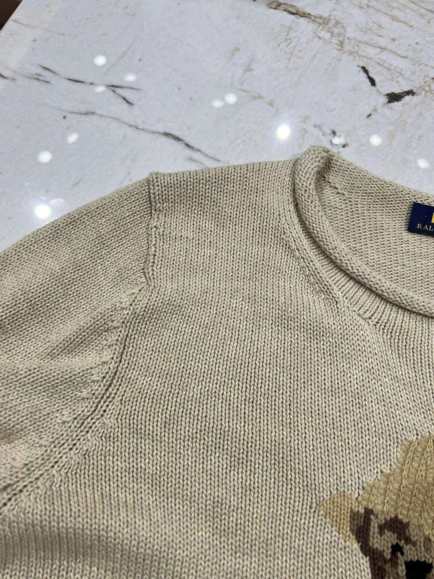 Victoria- R18ph embroidery item:E-F140I2724H