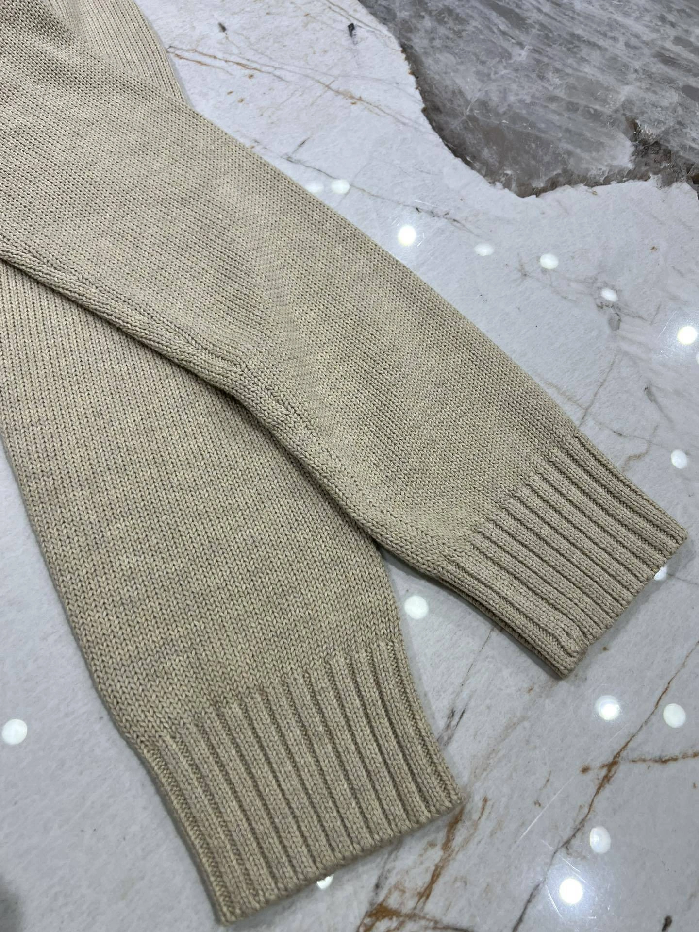 Victoria- R18ph embroidery item:E-F140I2724H