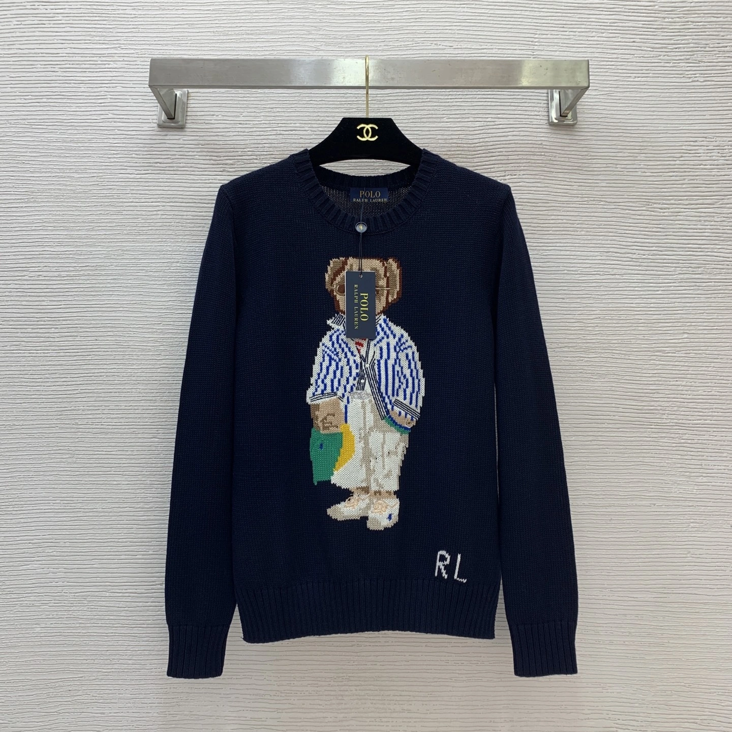 Victoria- R18ph item:E-F044I0251