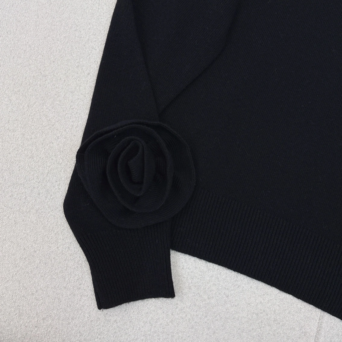 Victoria- V1859ti9o wool item:D-F240J1017