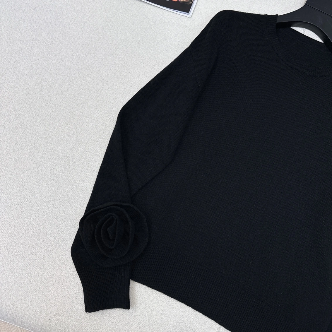 Victoria- V1859ti9o wool item:D-F240J1017