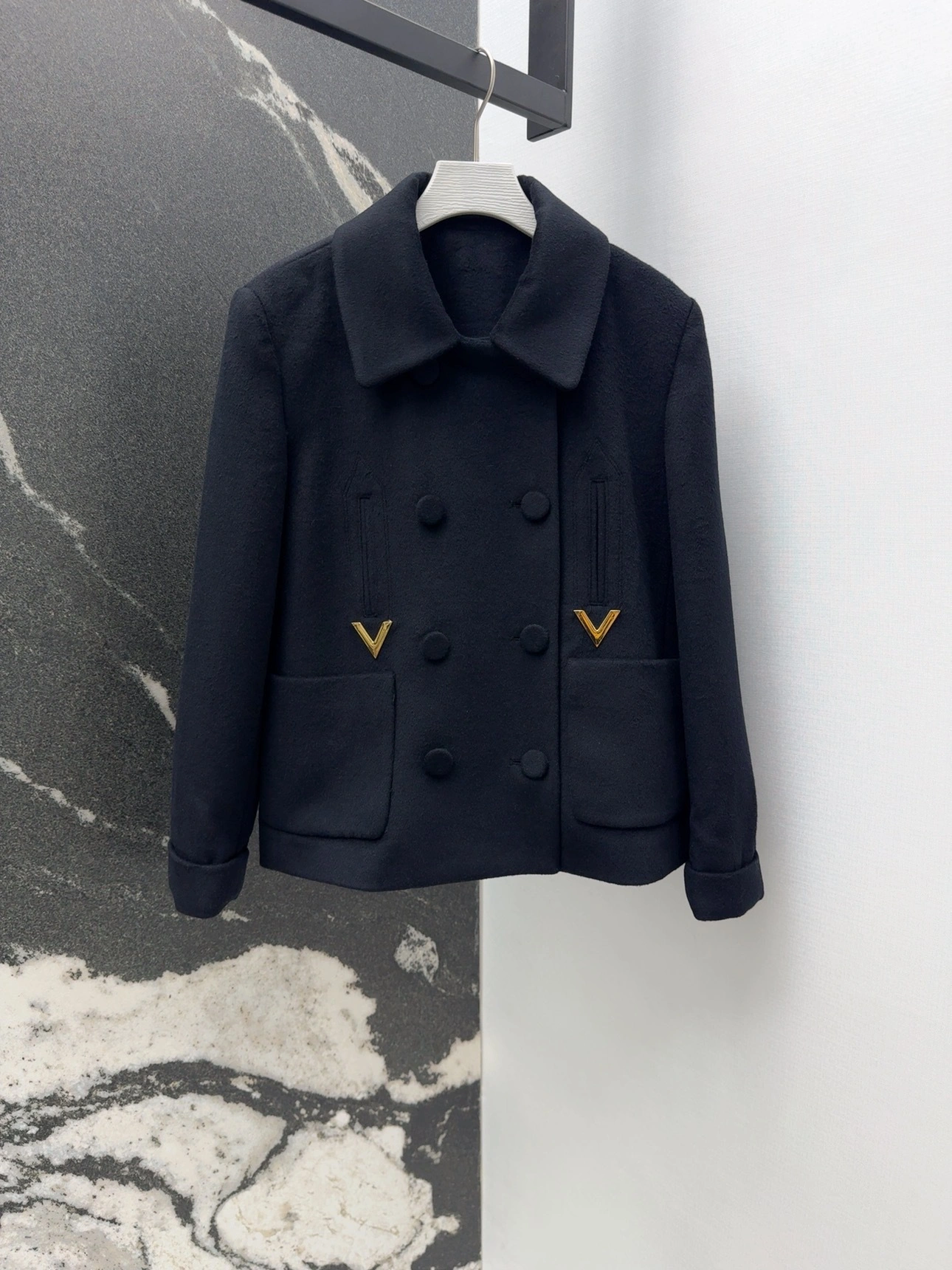 Victoria- V1859ti9o wool item:D-F240J5846