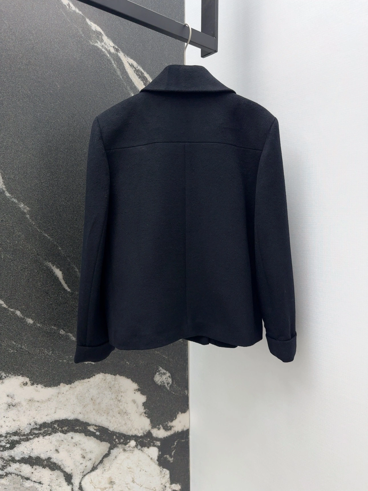 Victoria- V1859ti9o wool item:D-F240J5846