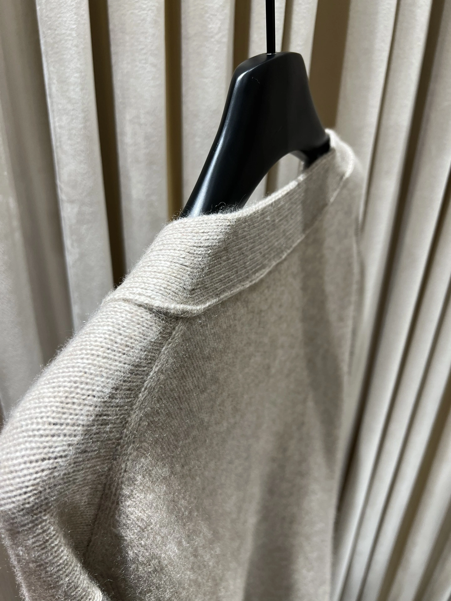 Victoria- V595t1 cashmere wool item:E-F140I2740H