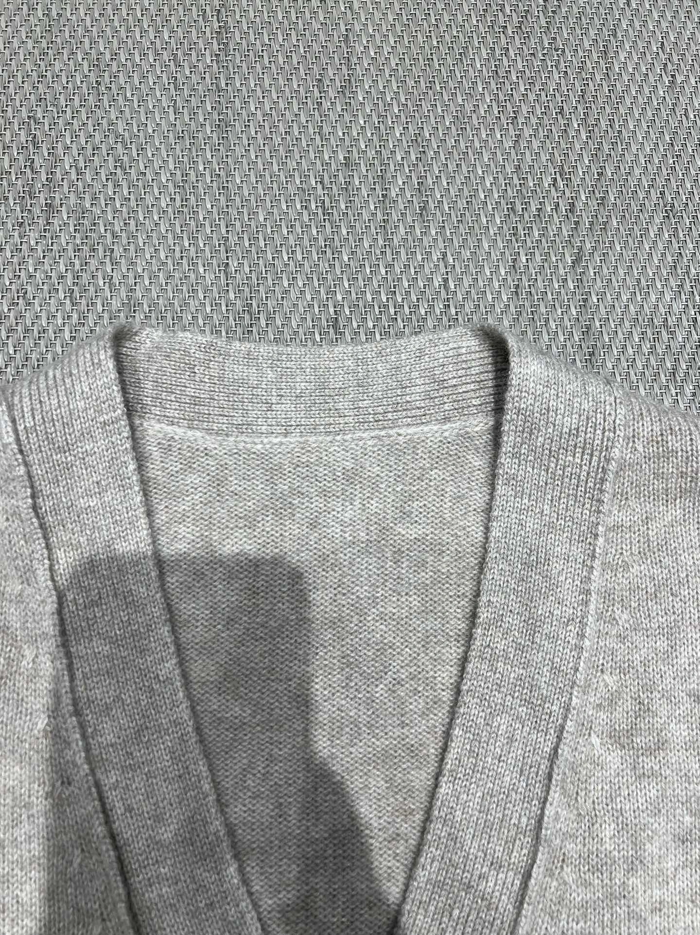 Victoria- V595t1 cashmere wool item:E-F140I2740H