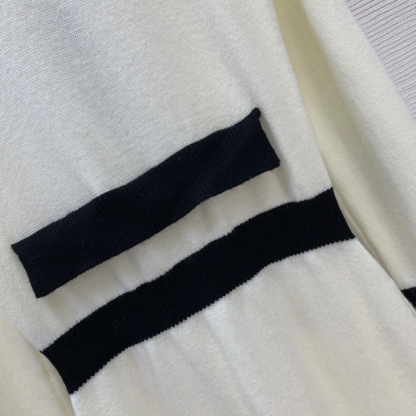 Victoria- V5rs135 wool 2colour item:E-F044K0229-2