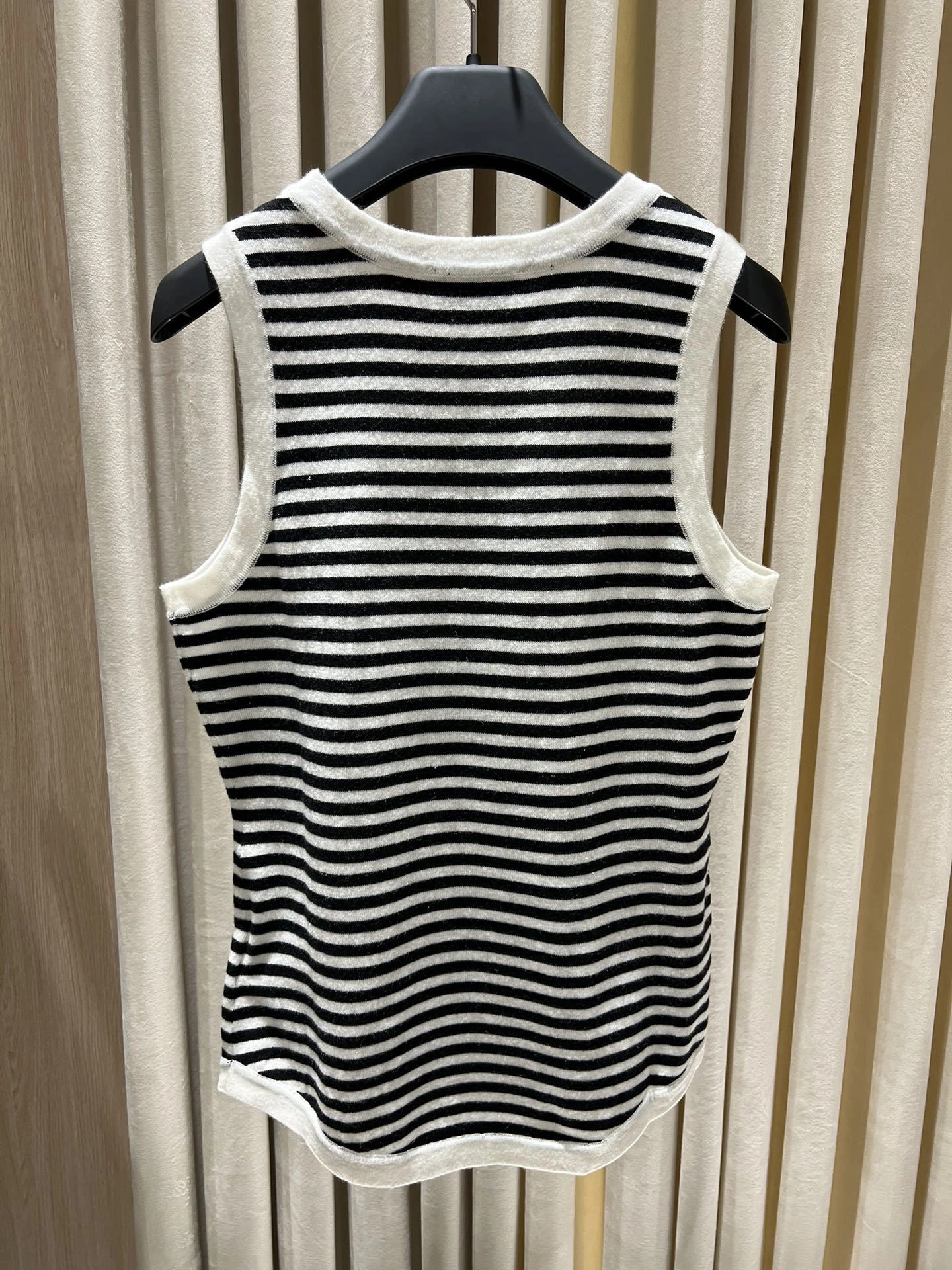&Victoria- Yv5s 25040712-13 2colour item:E-F140D1127-2