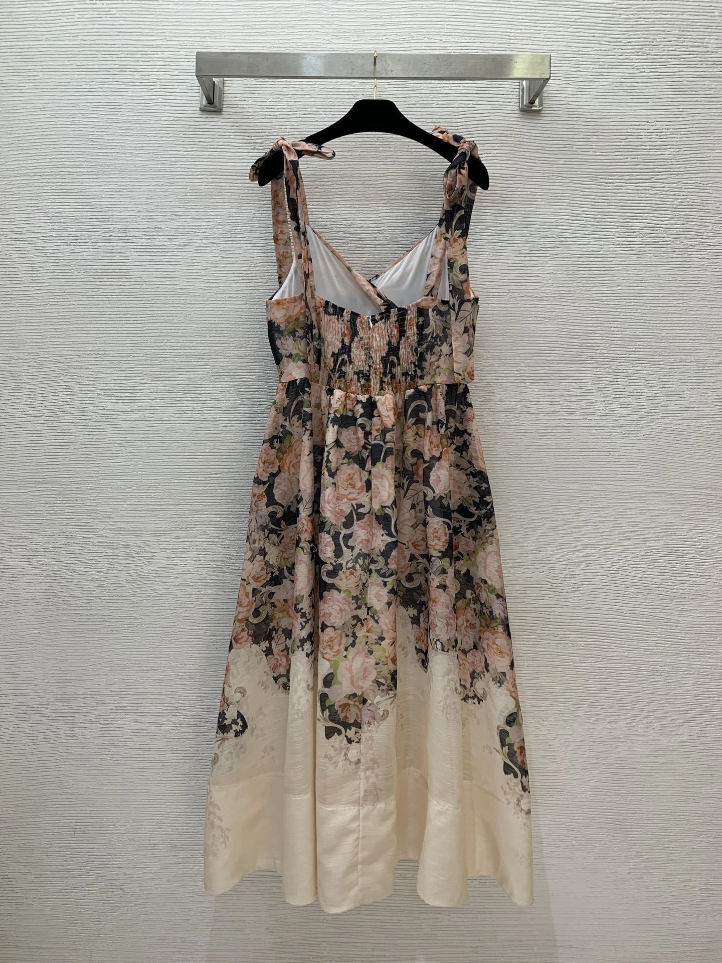 Victoria- Zi775r7199 D25032825 item:E-F044D1157