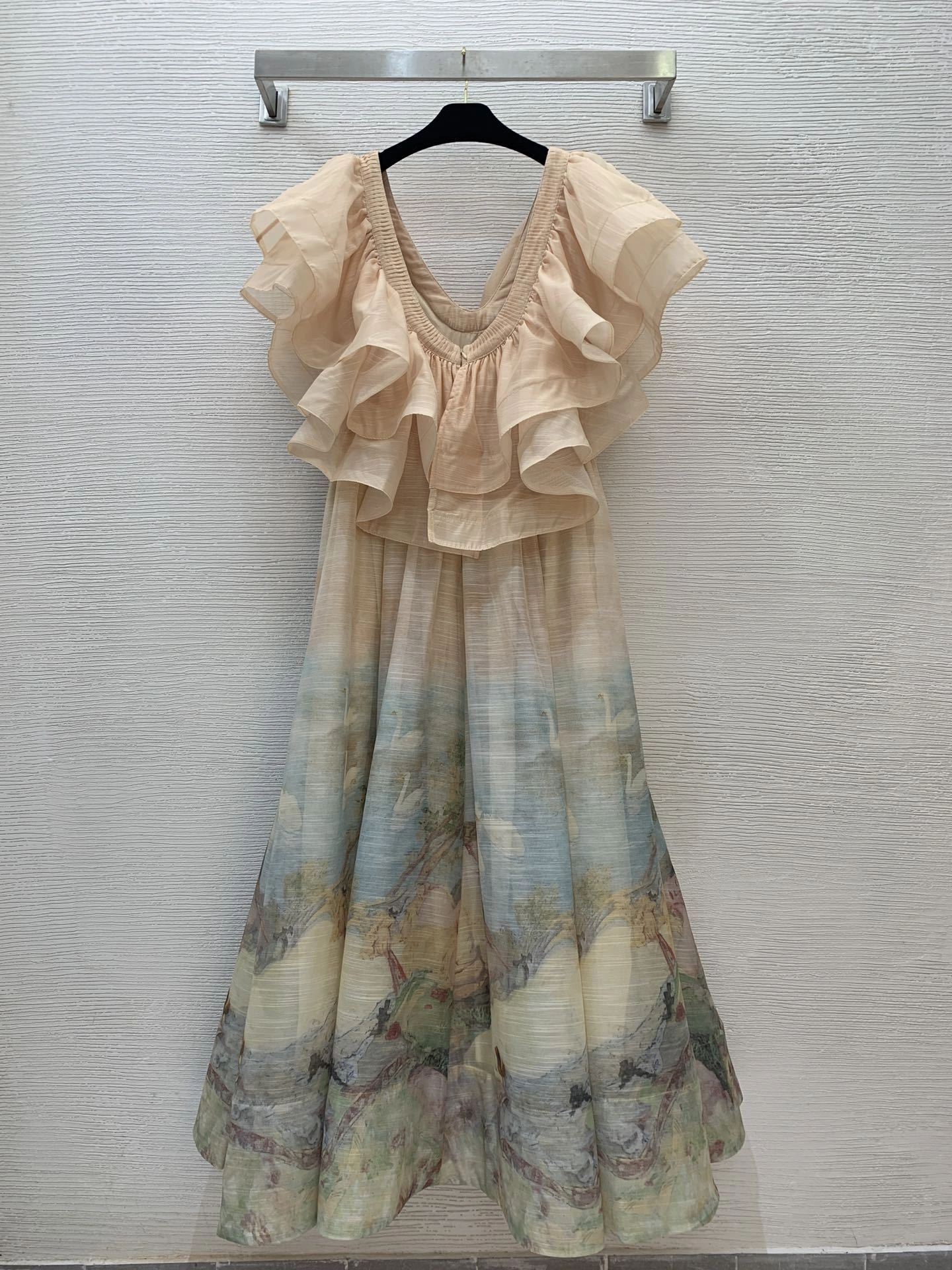 Victoria- Zi775r7199 G25030858 item:E-F044D1155