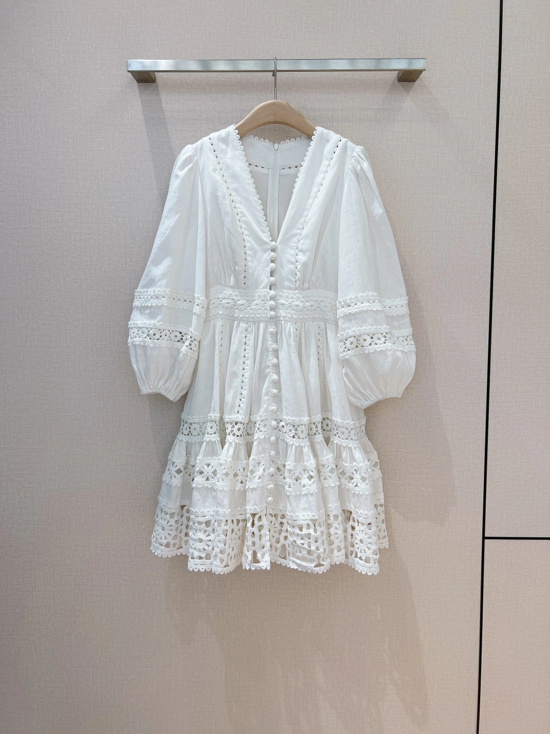 Victoria- Zi775r7199 item:E-F074B1197H