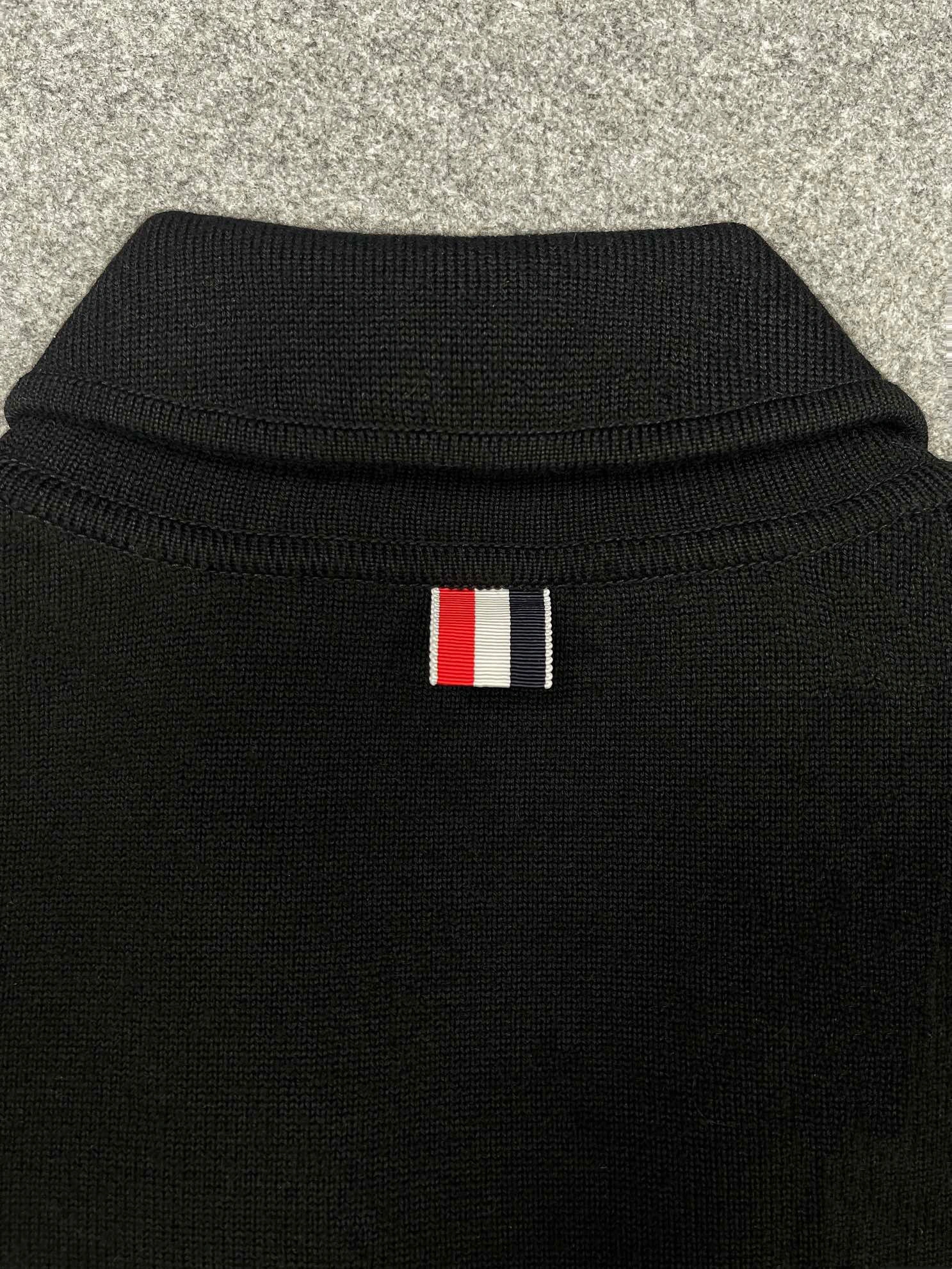 Victoria- item:C-F801J1230