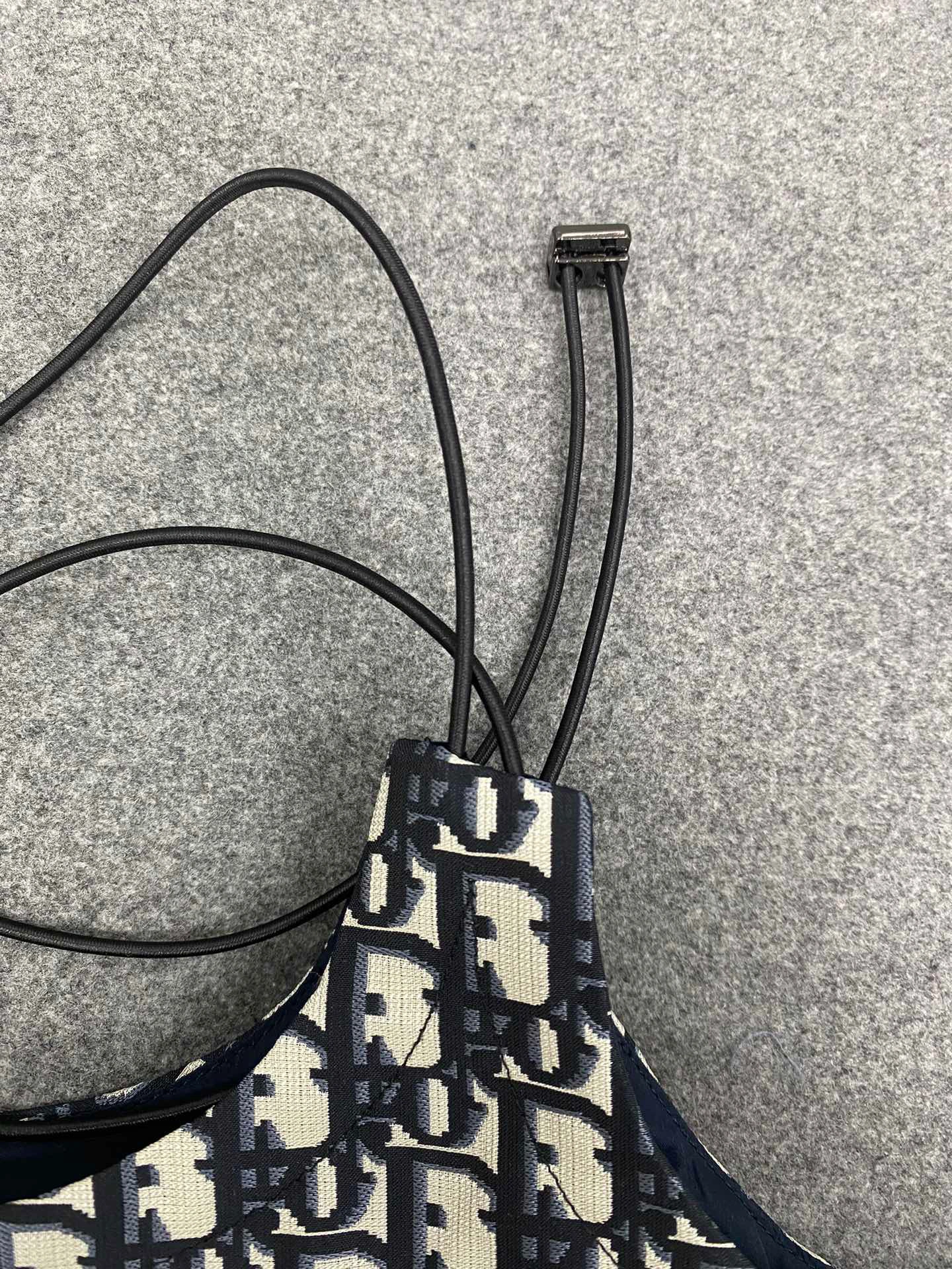Victoria-4ior item:C-F801J1242