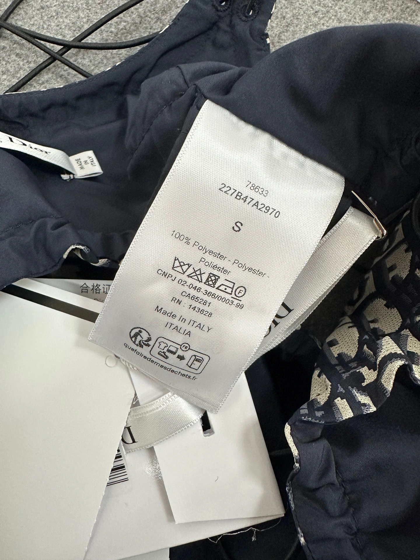 Victoria-4ior item:C-F801J1242