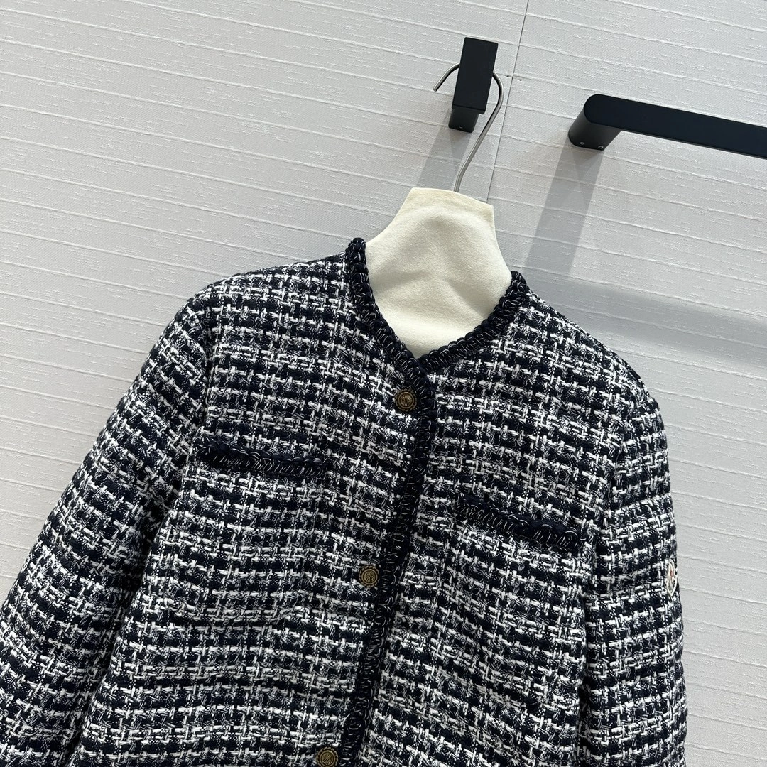 Victoria-7o9385r item:D-F061H1625