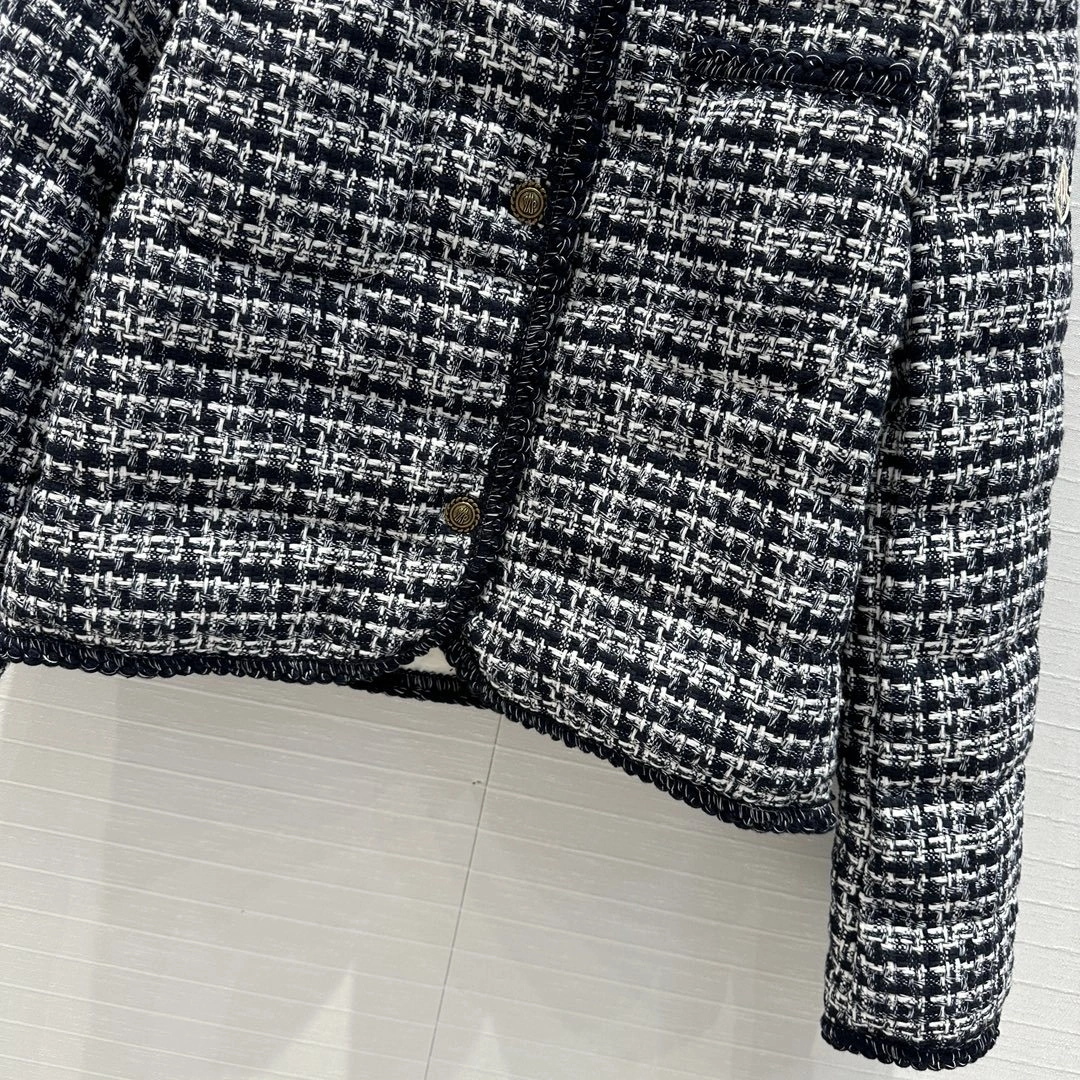 Victoria-7o9385r item:D-F061H1625