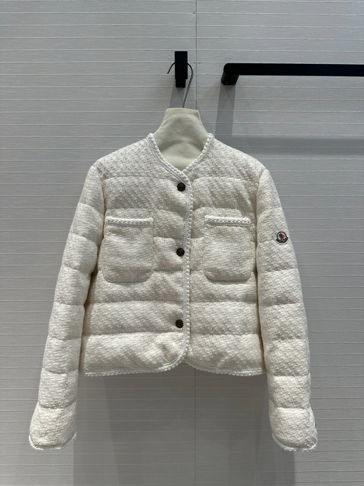 Victoria-7o9385r item:D-F061H1626