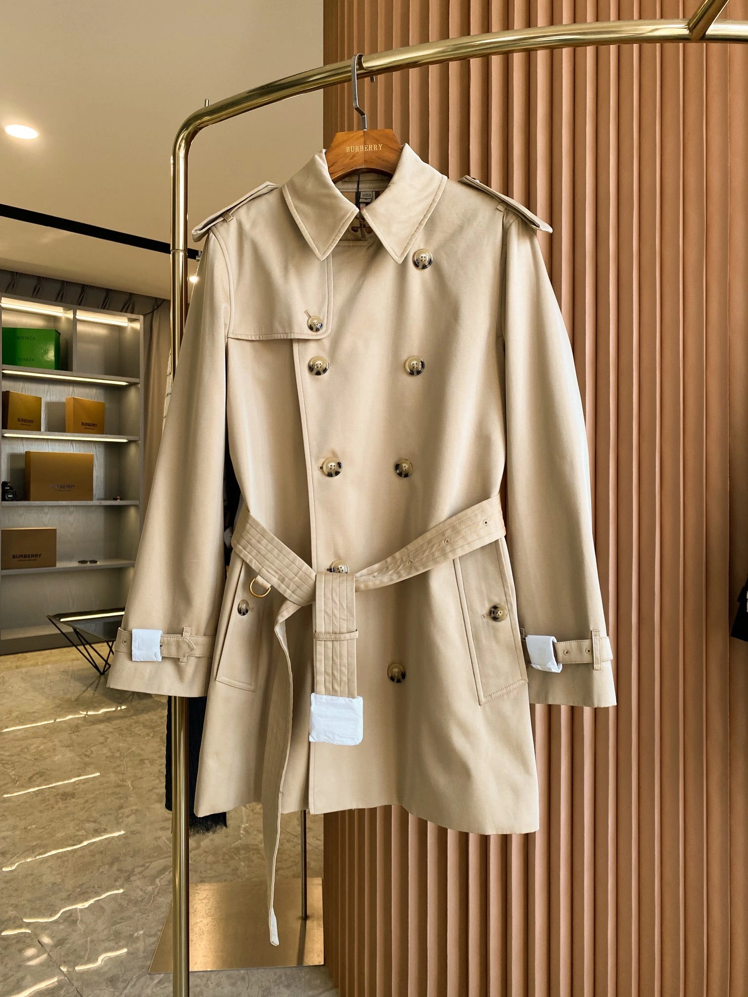 WGLuxury-- 2ur25rry high quality version Horn button 2Colour item:D-F020J1014-2