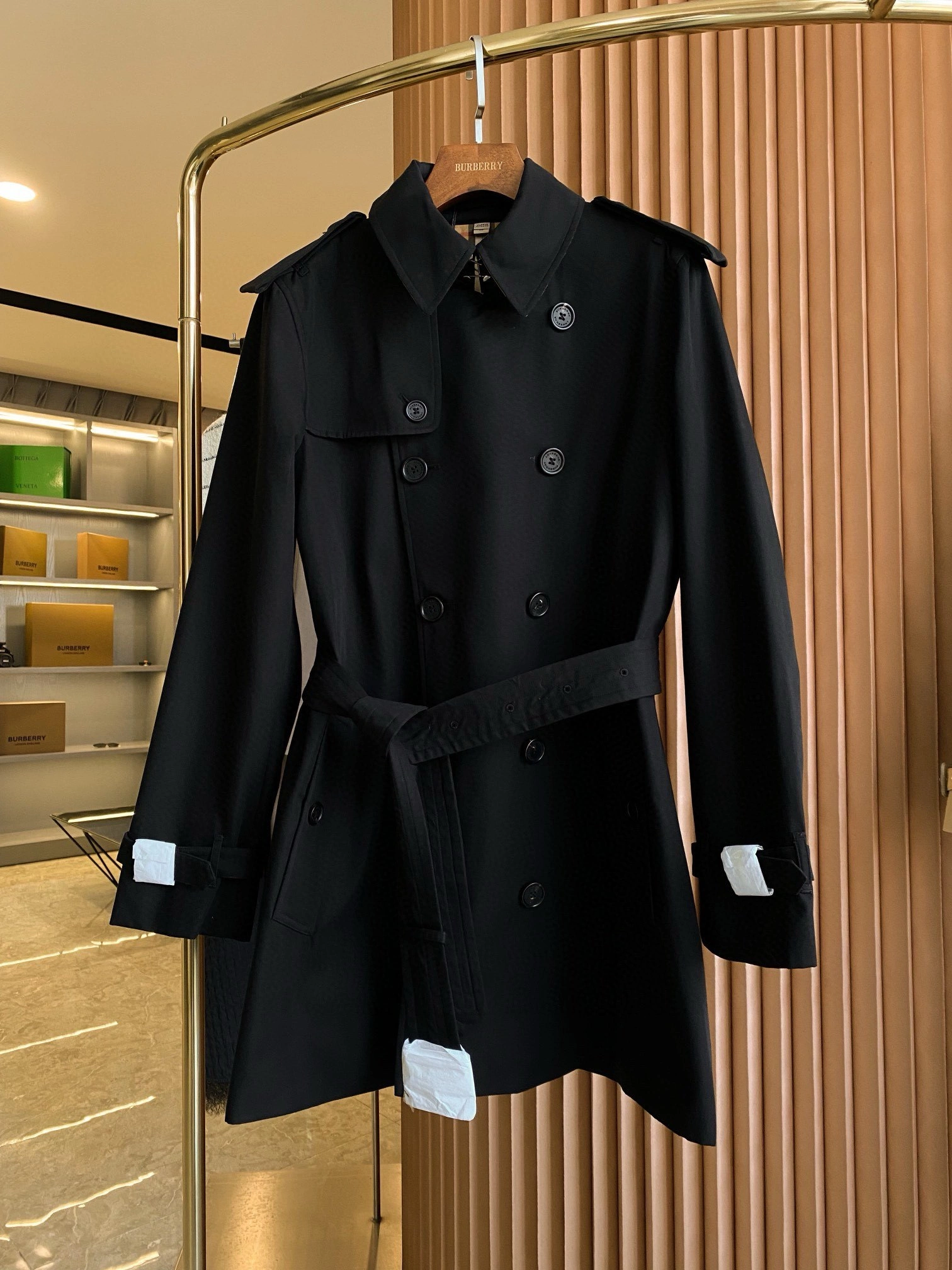 WGLuxury-- 2ur25rry high quality version Horn button 2Colour item:D-F020J1014-2