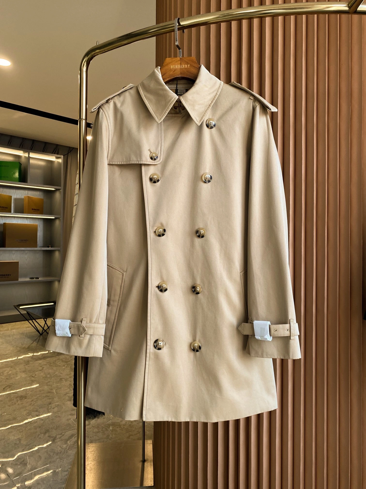 WGLuxury-- 2ur25rry high quality version Horn button 2Colour item:D-F020J1014-2