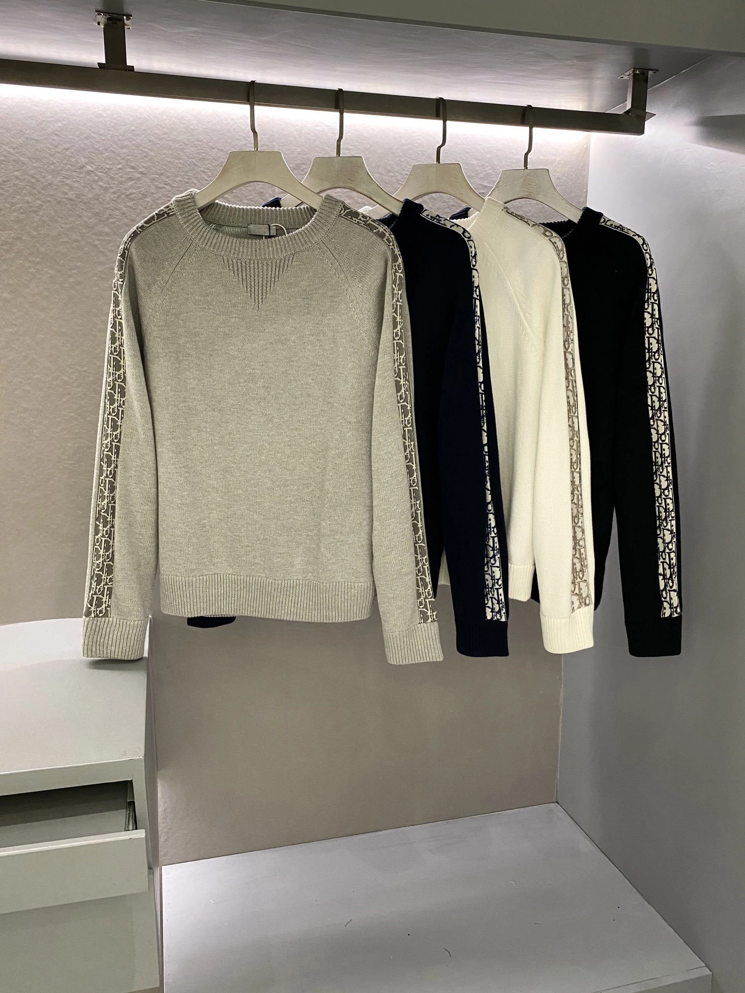 WGLuxury-- 4ior Oversized 4Colour item:D-F361J1319-4
