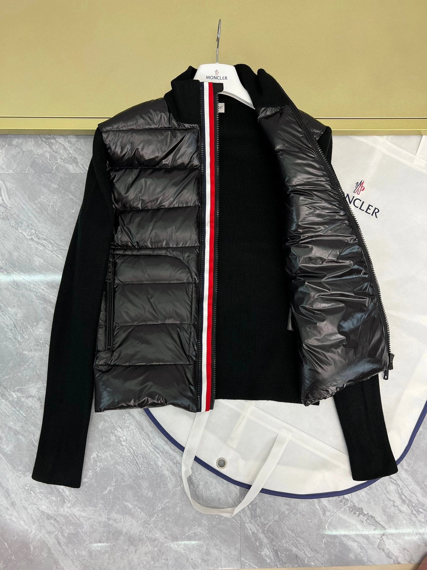 WGLuxury-- 7o9385r Down jacket item:D-F365I090206