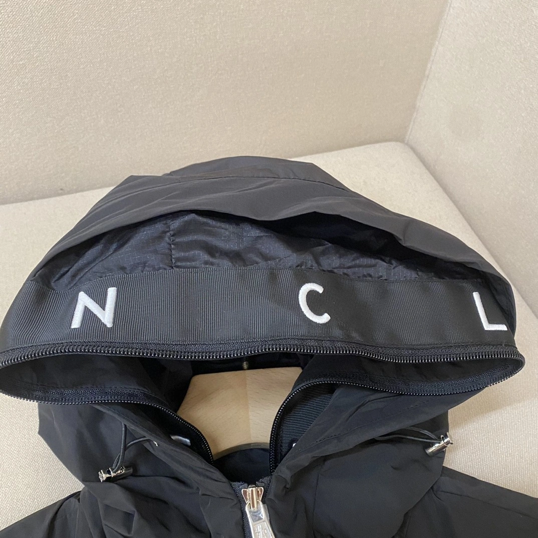 WGLuxury-- 7o9385r Traversier Nylon Embroidery Nylon 2Colour item:D-F443J2811-2